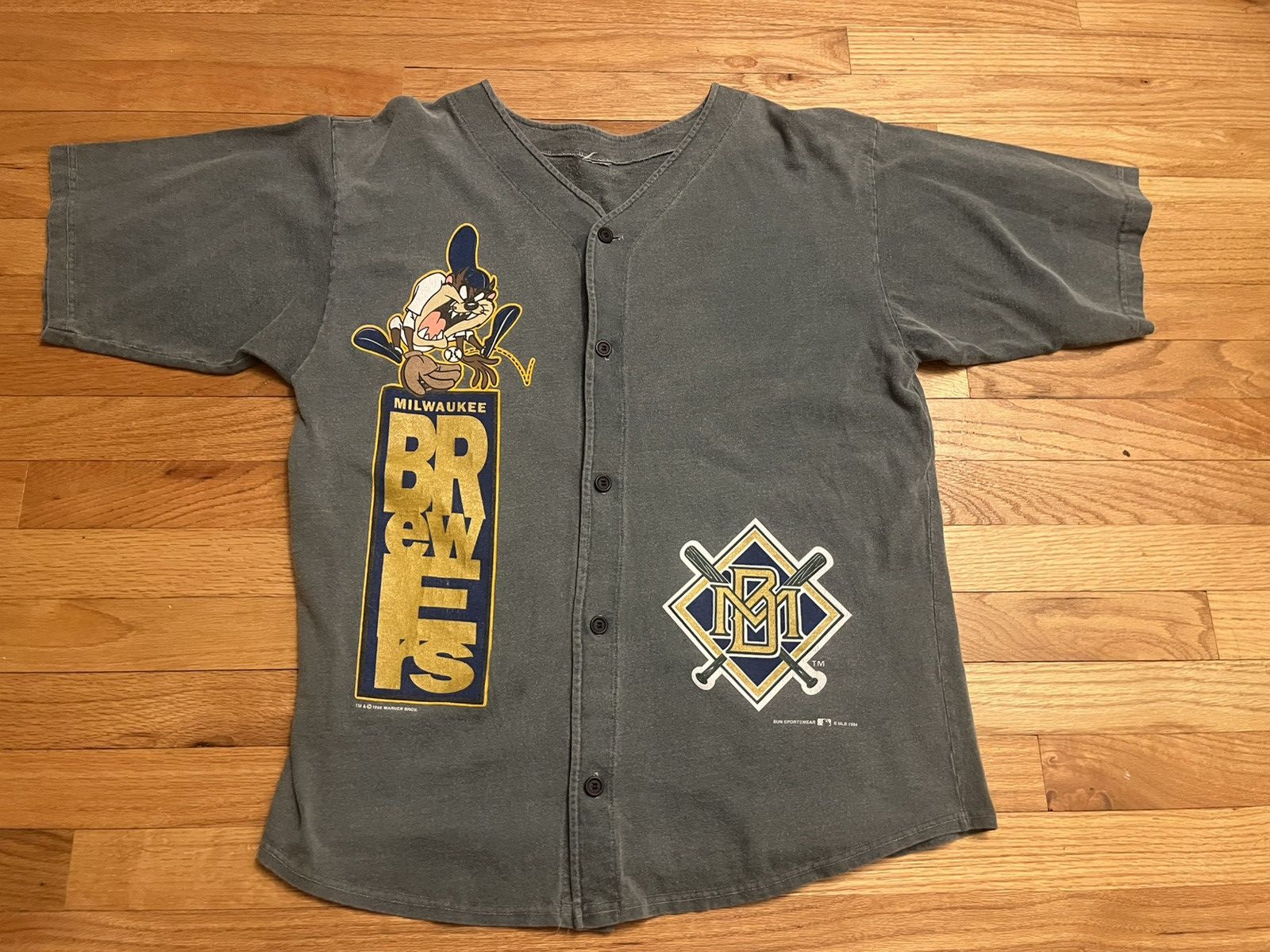 Vintage Vintage 1994 looney tunes taz Milwaukee brewers jersey shirt Size US L / EU 52-54 / 3 - 1 Thumbnail