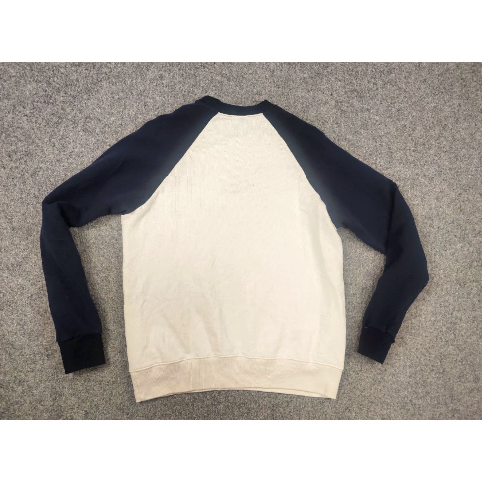 Vintage VINTAGE Saint Moritz Switzerland Design Logo Crewneck Sweatshirt Shirt Men M Beige Graphic Print 90s Army Style Size US M / EU 48-50 / 2 - 7 Thumbnail