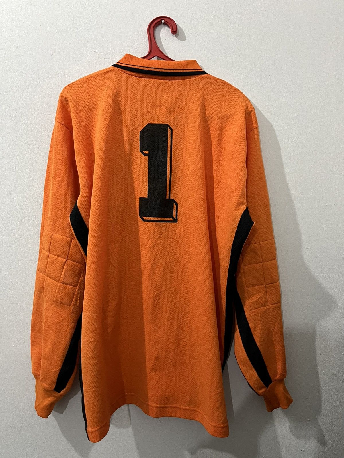 Vintage Vintage 80s UHLSPORT ITALY FEEL THE PASSION NUMBER 1 JERSEY Size US L / EU 52-54 / 3 - 7 Thumbnail