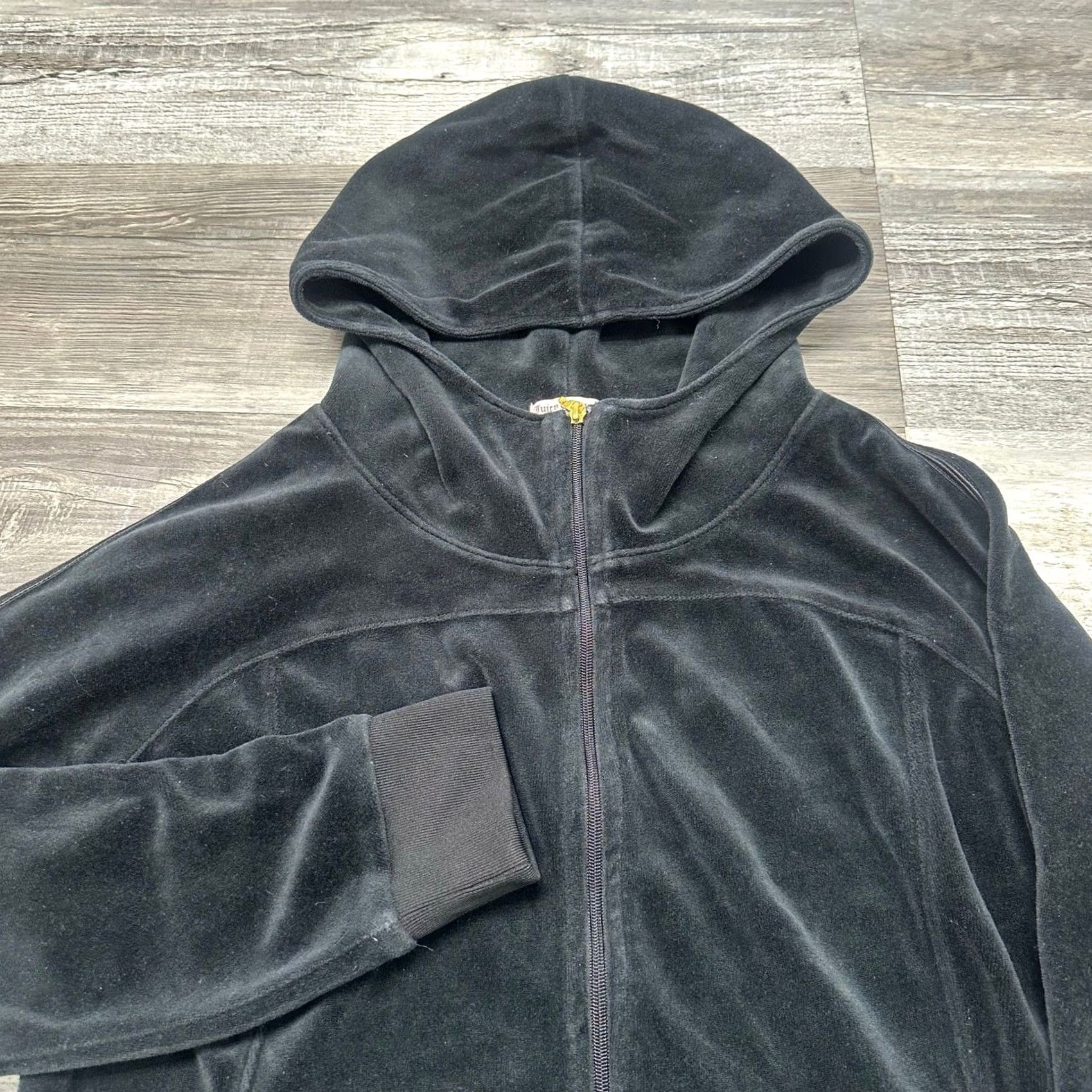 Juicy Couture VINTAGE Juicy Couture Black Womens M Velour Track Jacket Full Zip Hooded Streetwear Glow 2000s Womens Size M / US 6-8 / IT 42-44 - 2 Thumbnail