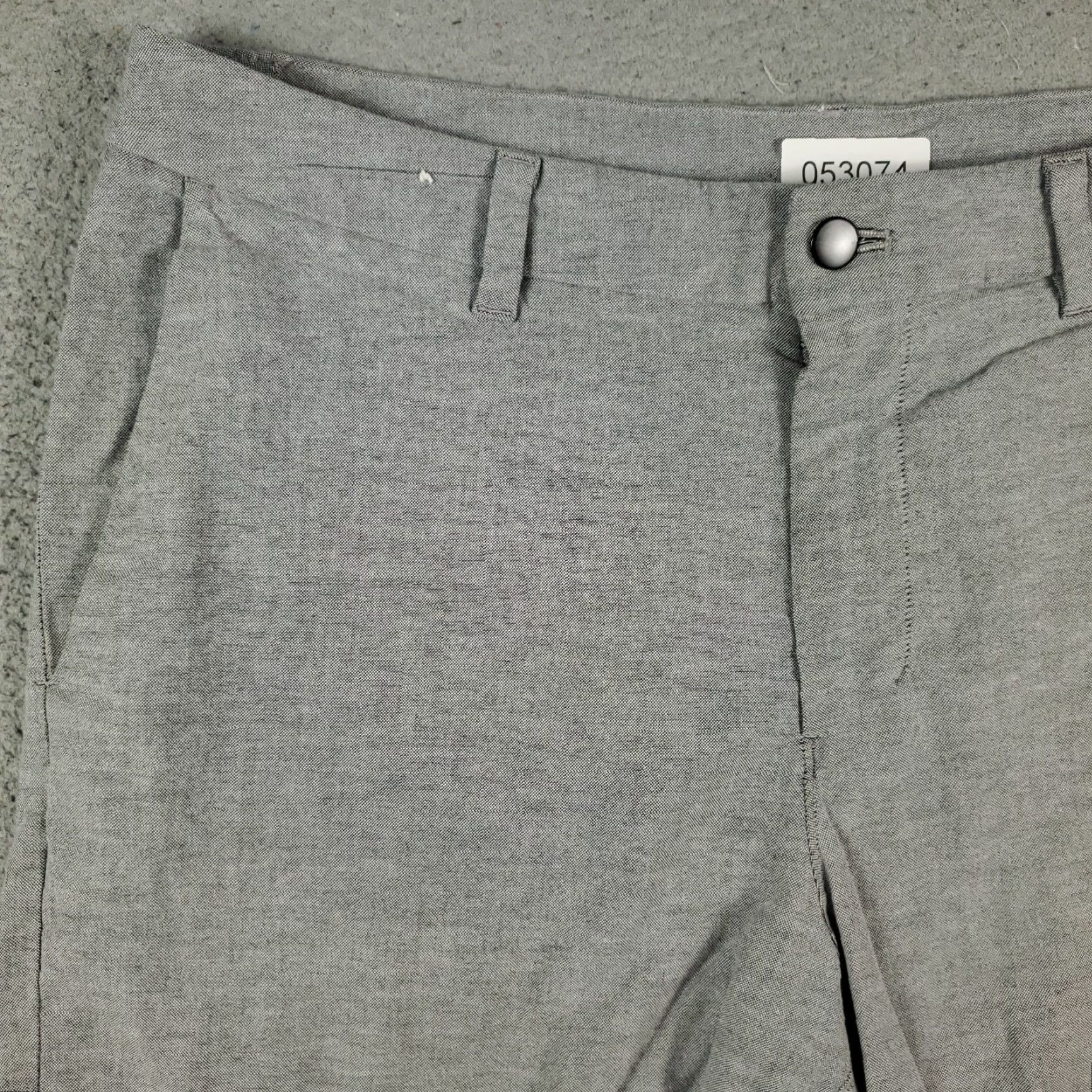 Lululemon Lululemon Mens Shorts Size 34 Gray Tech Chino Flat Front Belt Loops Logo Casual Business Formal Workwear Size US 34 / EU 50 - 2 Thumbnail