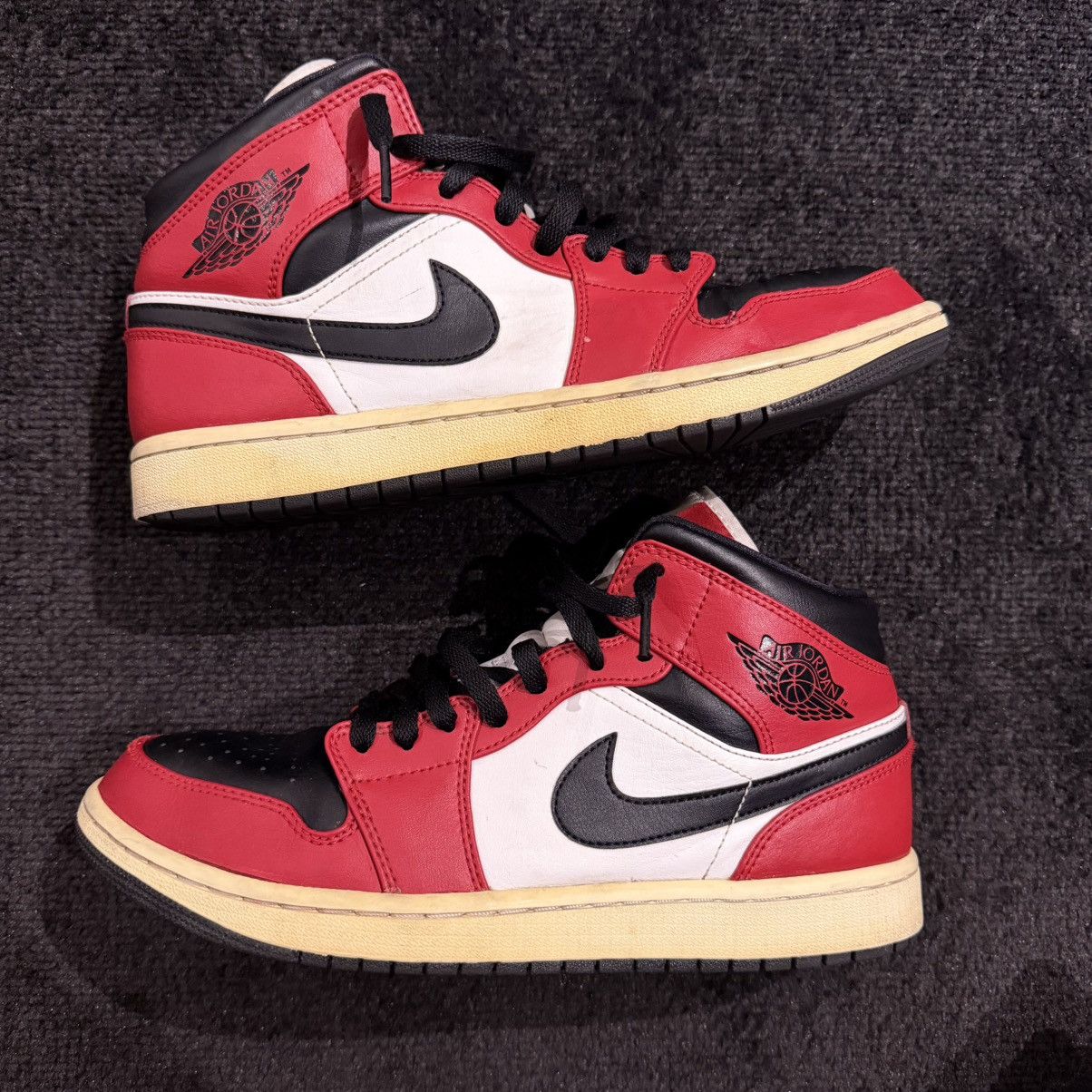 Jordan Brand Nike Air Jordan 1 Mid Chicago Black Toe OG Bred 2020 -Size 9 Size US 9 / EU 42 - 1 Thumbnail