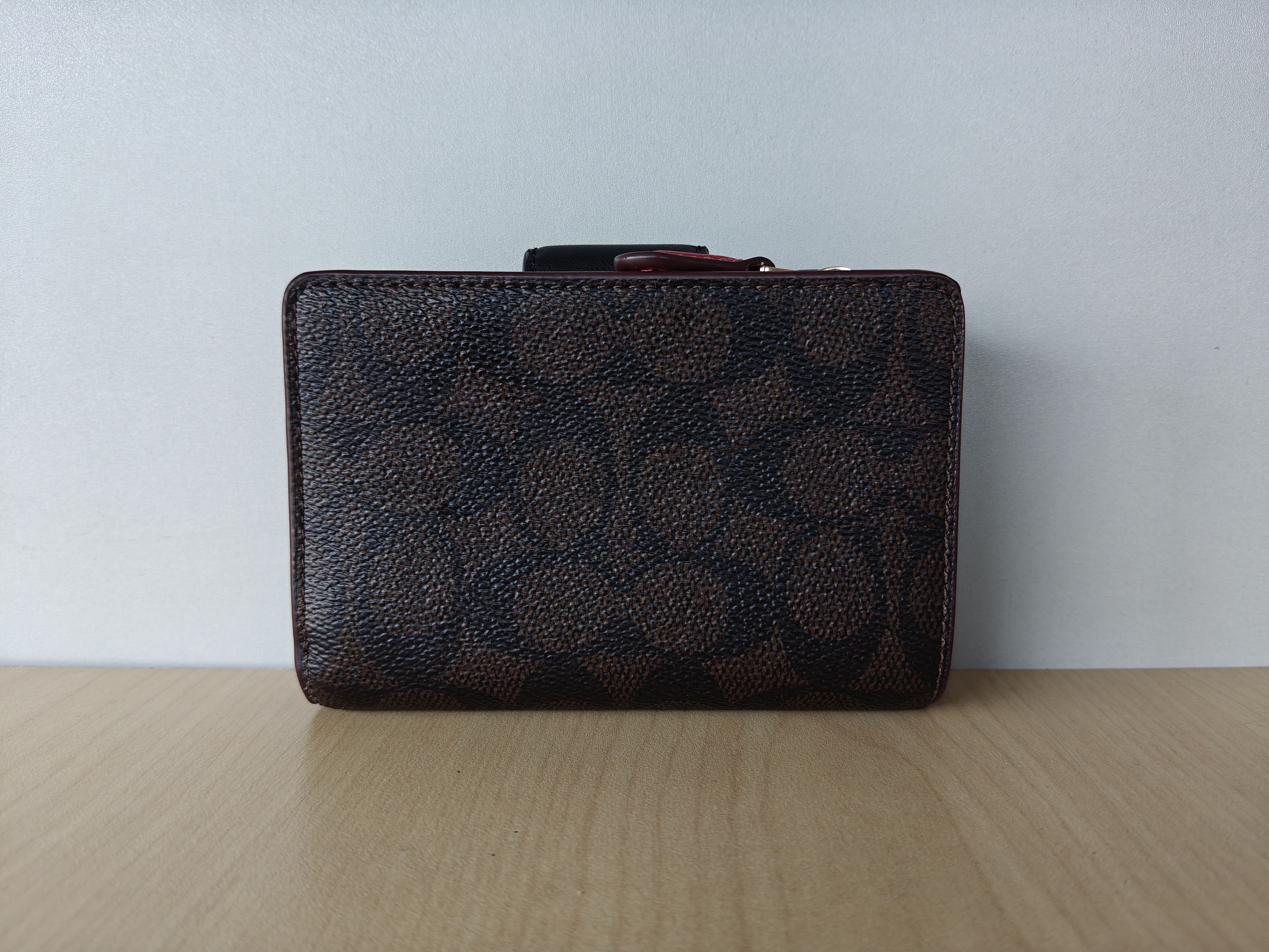 Coach Coach Medium Corner Zip Wallet Free Shipping T/1002 Size ONE SIZE - 2 Thumbnail