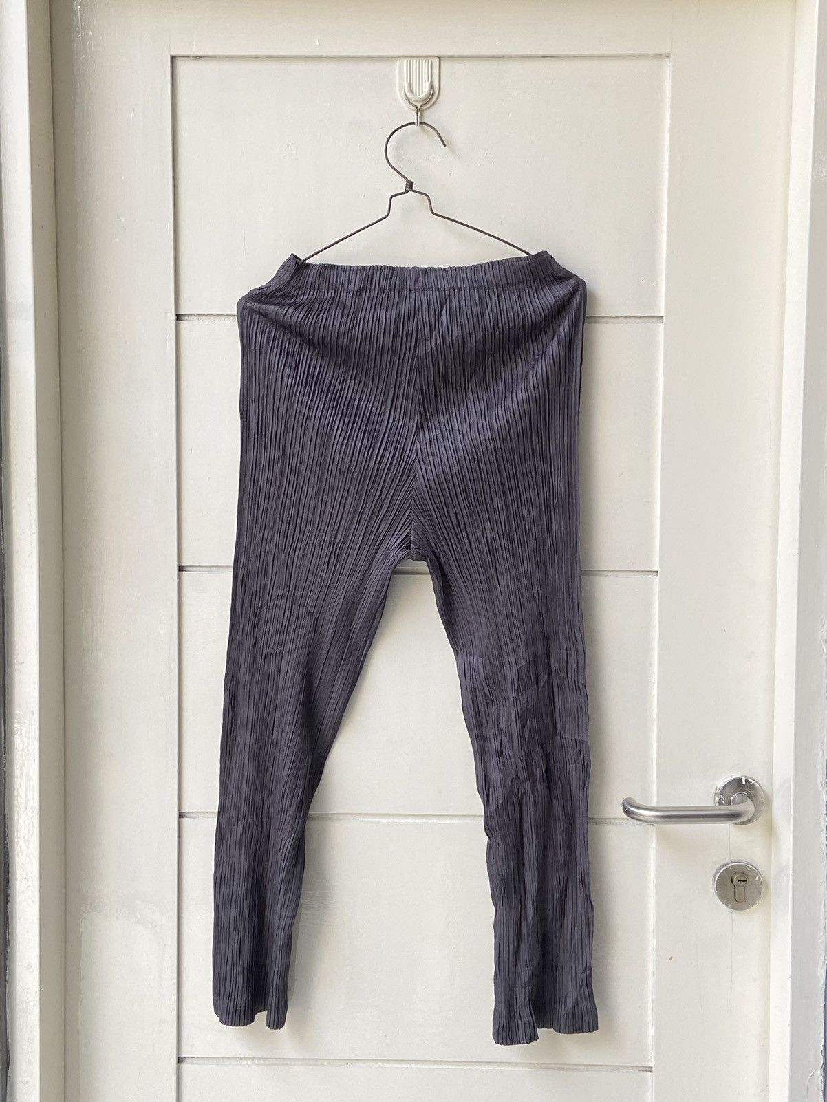 Pleats Please Issey Miyake ISSEY MIYAKE PLEATS PLEASE Grey Pants Size US 26 / EU 42 - 8 Thumbnail
