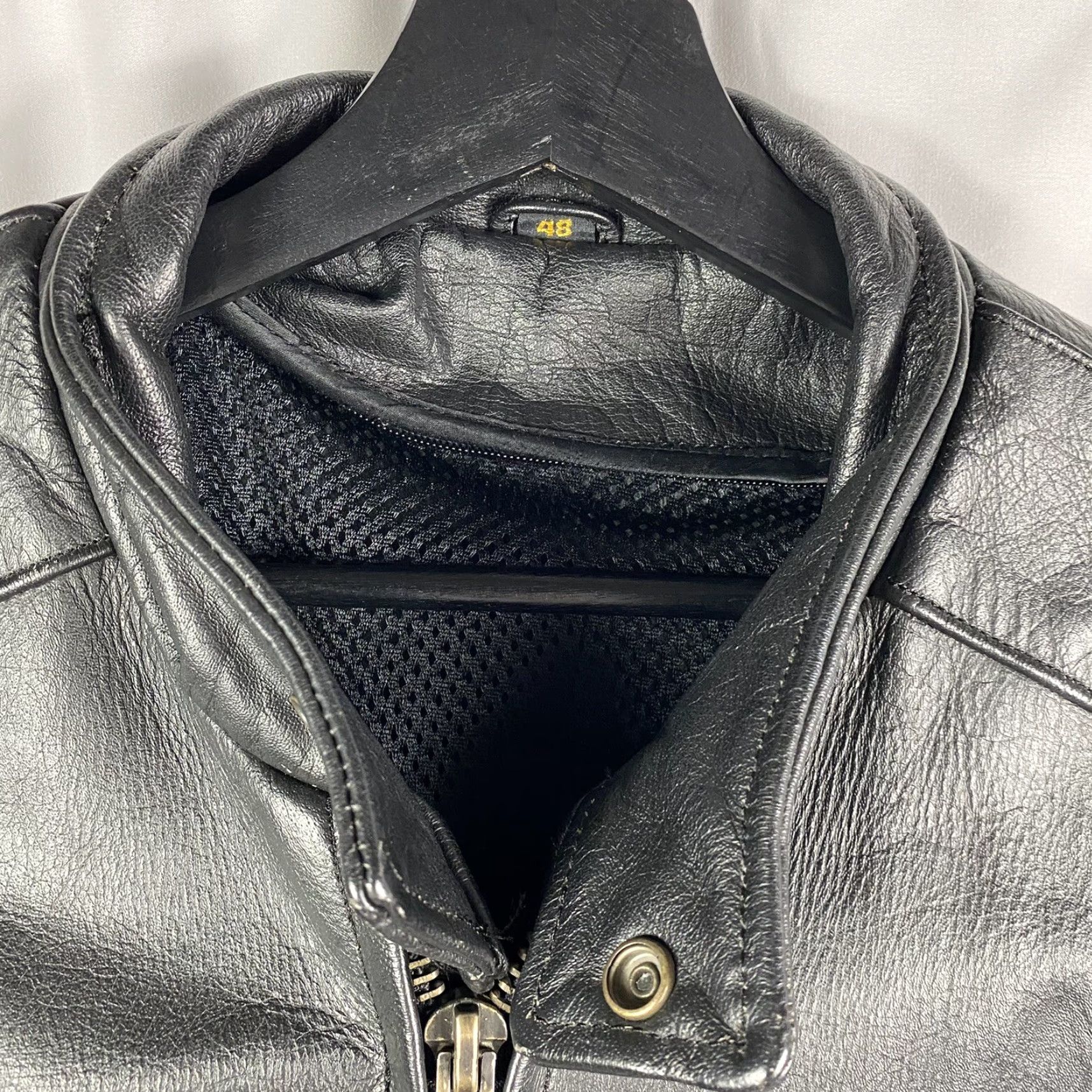 Vintage VINTAGE Hot Leathers Quality Heavy Leather Motorcycle Jacket 48 Size Black Mens Jacket Adult 48 Leather Motorcycle Jacket Size US M / EU 48-50 / 2 - 2 Thumbnail