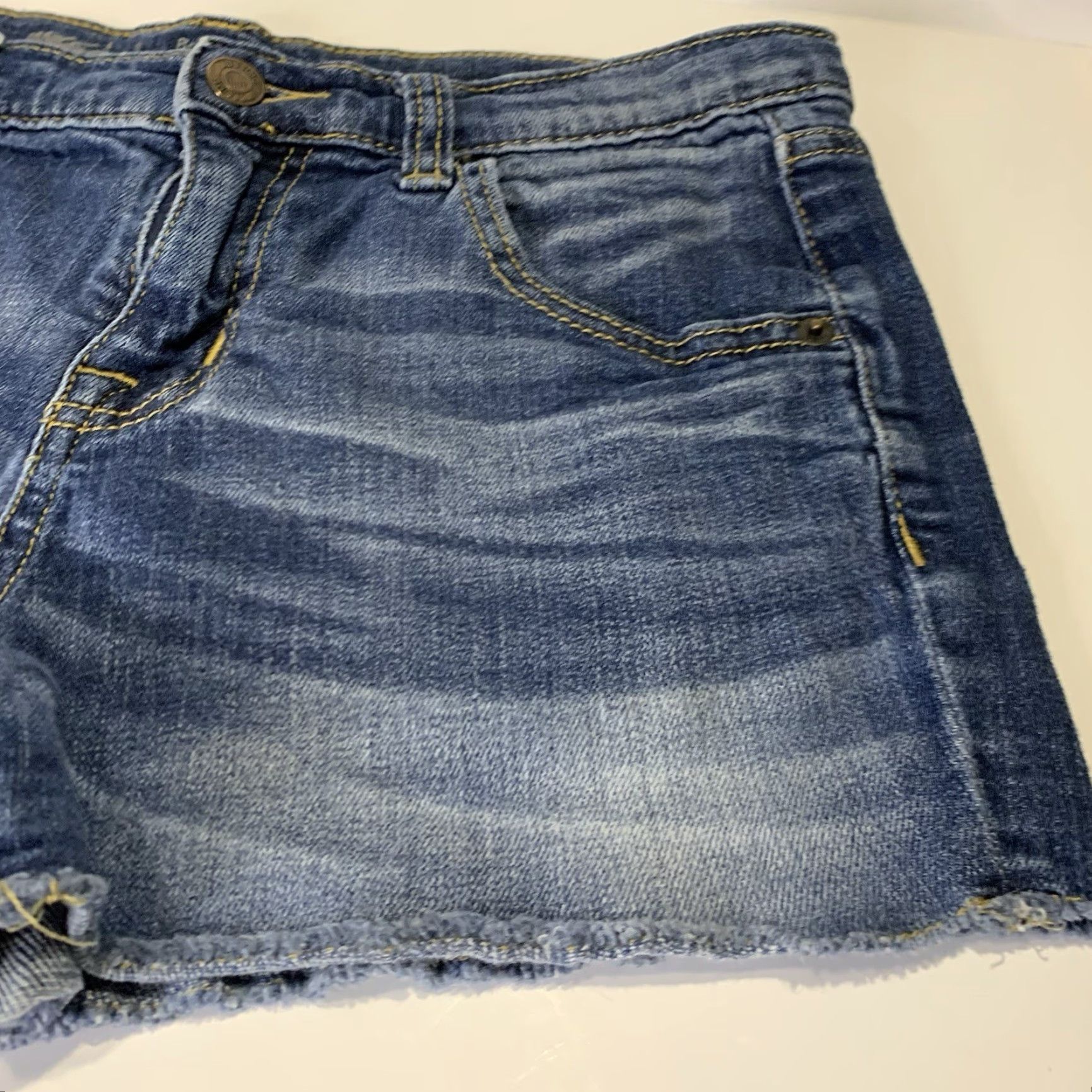 Mossimo VINTAGE Mossimo Women's Boyfriend Denim Shorts Size 4/27 Mid Rise Blue 3-Inch Inseam Casual Summer Size 27" / US 4 / IT 40 - 7 Thumbnail