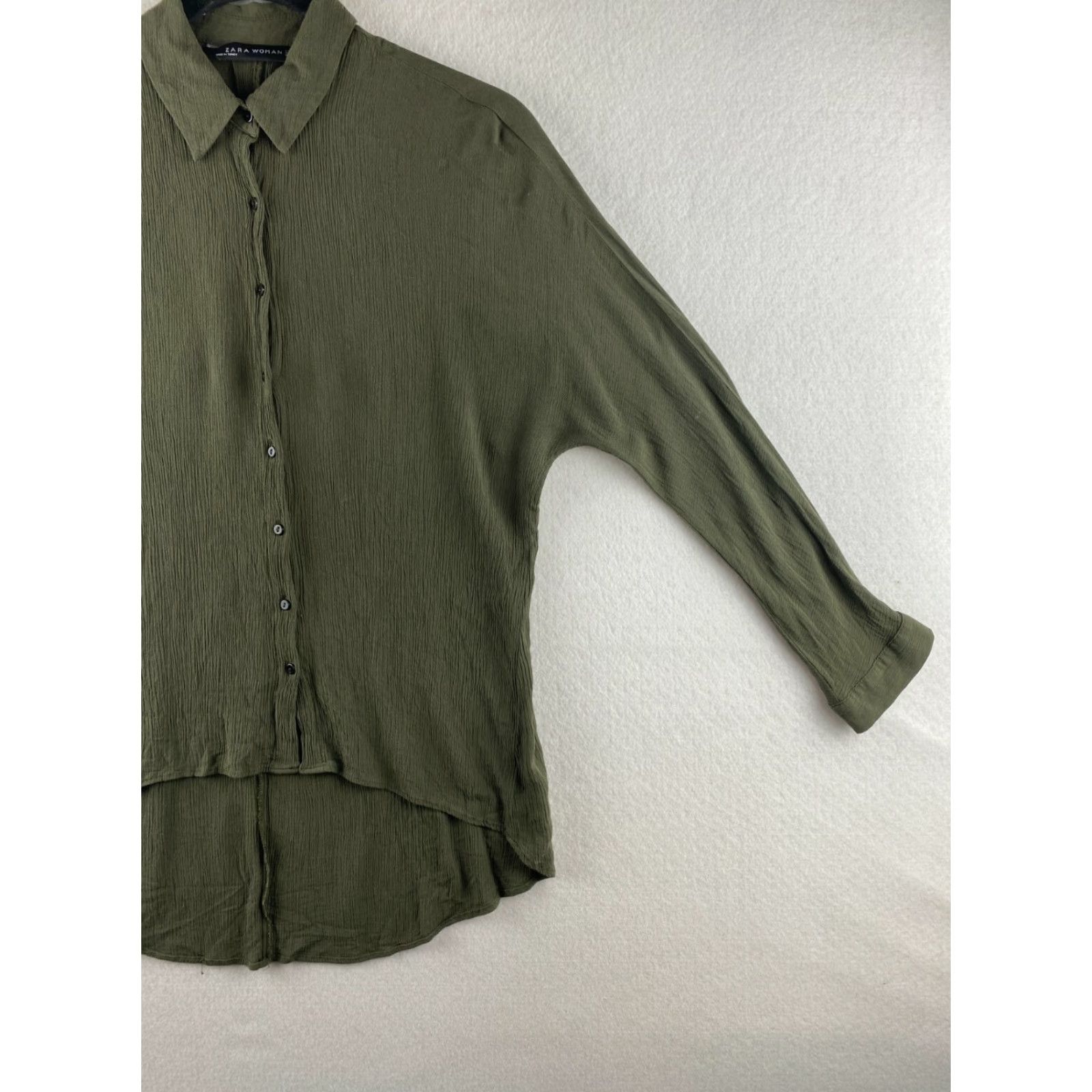 Zara Zara Blouse Womens 5 Green Button Up Scoop Back Breathable Long Sleeve Collared Shirt Regular Green 5 Zara Womens Blouse Modern Seasonal 90s? Size S / US 4 / IT 40 - 5 Thumbnail