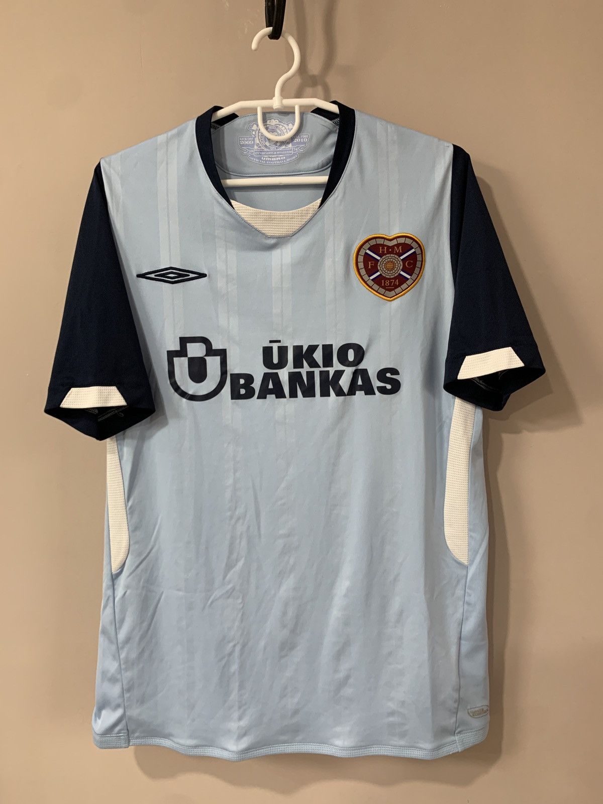 Umbro Heart Of Midlothian 2009 Away Football Shirt Umbro Soccer Size US M / EU 48-50 / 2 - 1 Thumbnail