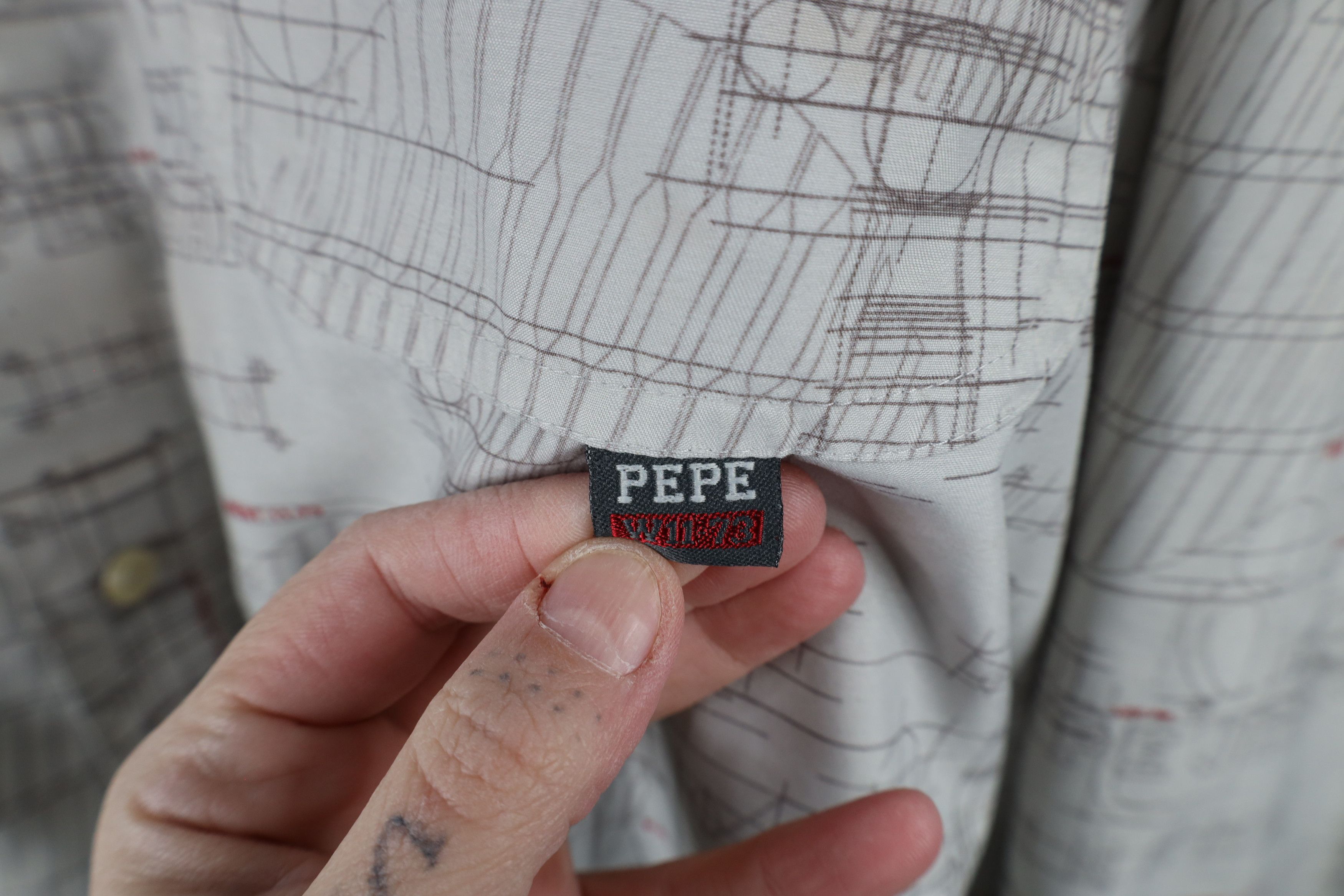 Vintage Vintage 90s Y2K Pepe Jeans Over Print Collared Button Shirt Size US XL / EU 56 / 4 - 5 Thumbnail