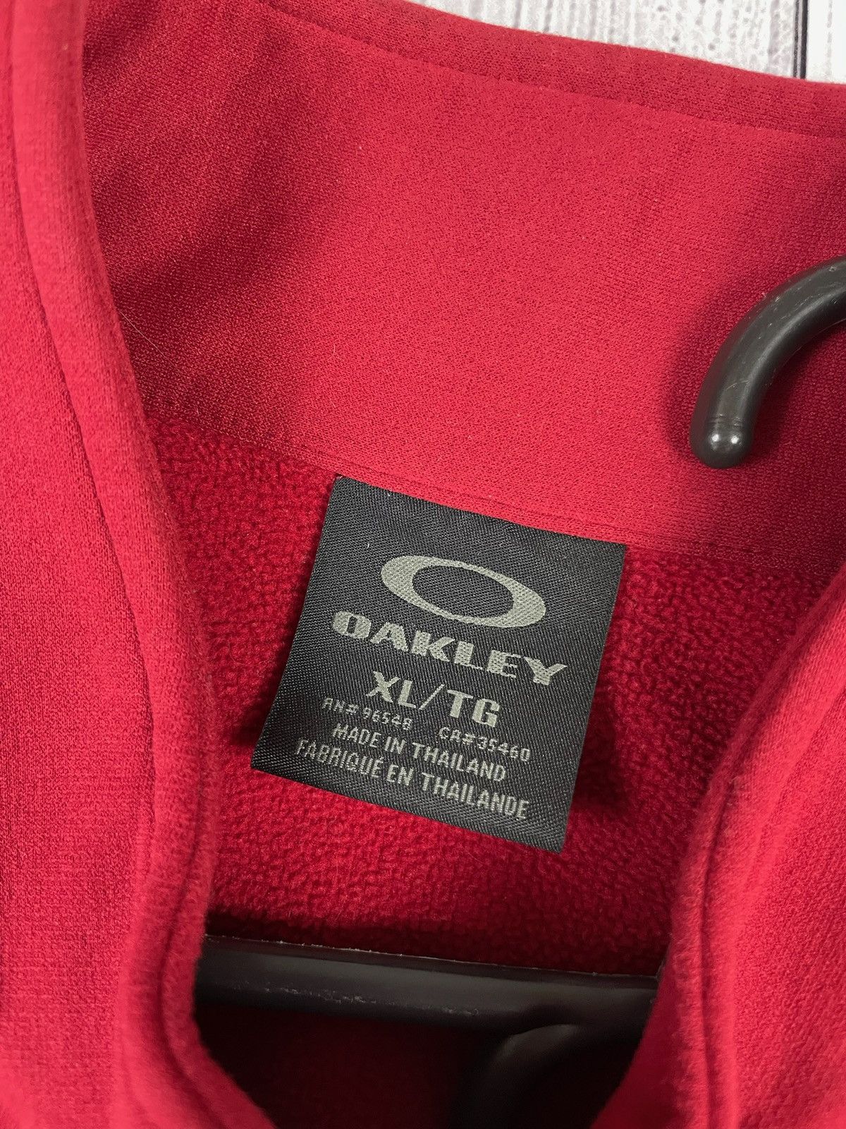 Oakley Vintage Oakley red zip 1/4 sweatshirt size XL logo Size US XL / EU 56 / 4 - 3 Thumbnail
