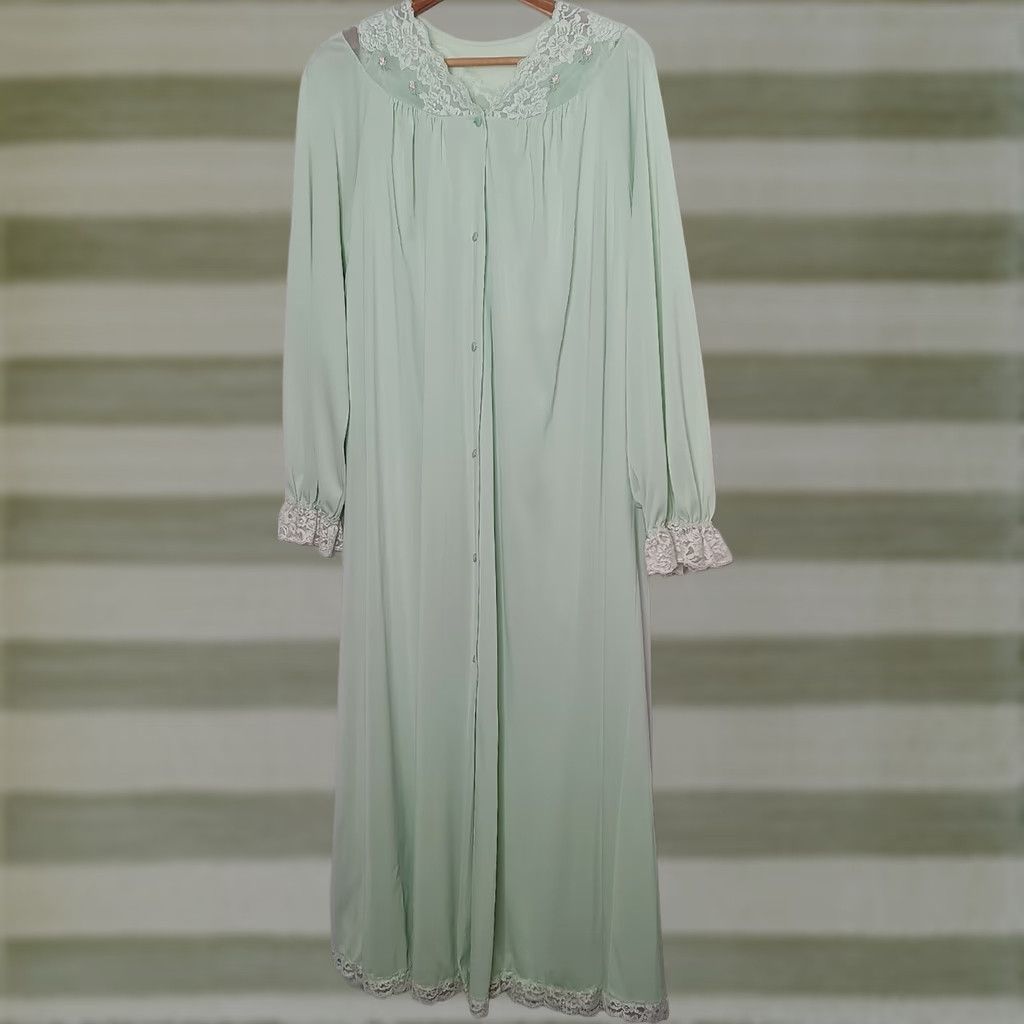 Vintage VINTAGE Shadowline Shadowline Peignoir Nightgown Set Medium 2 Piece Long Green Lace Sexy Vintage Nightgown Green Maxi Eveningwear Intimates Womens Size ONE SIZE - 1 Thumbnail