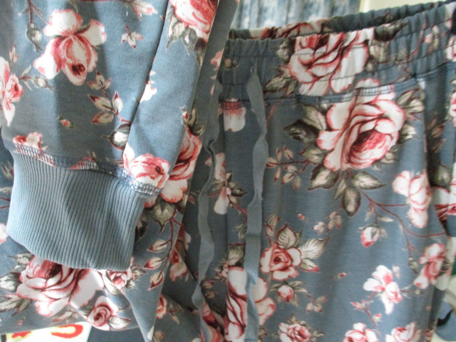 Other LuLaRoe NWT Jax (S) Slate Pink White Green Floral Joggers Size 28" / US 6 / IT 42 - 3 Thumbnail