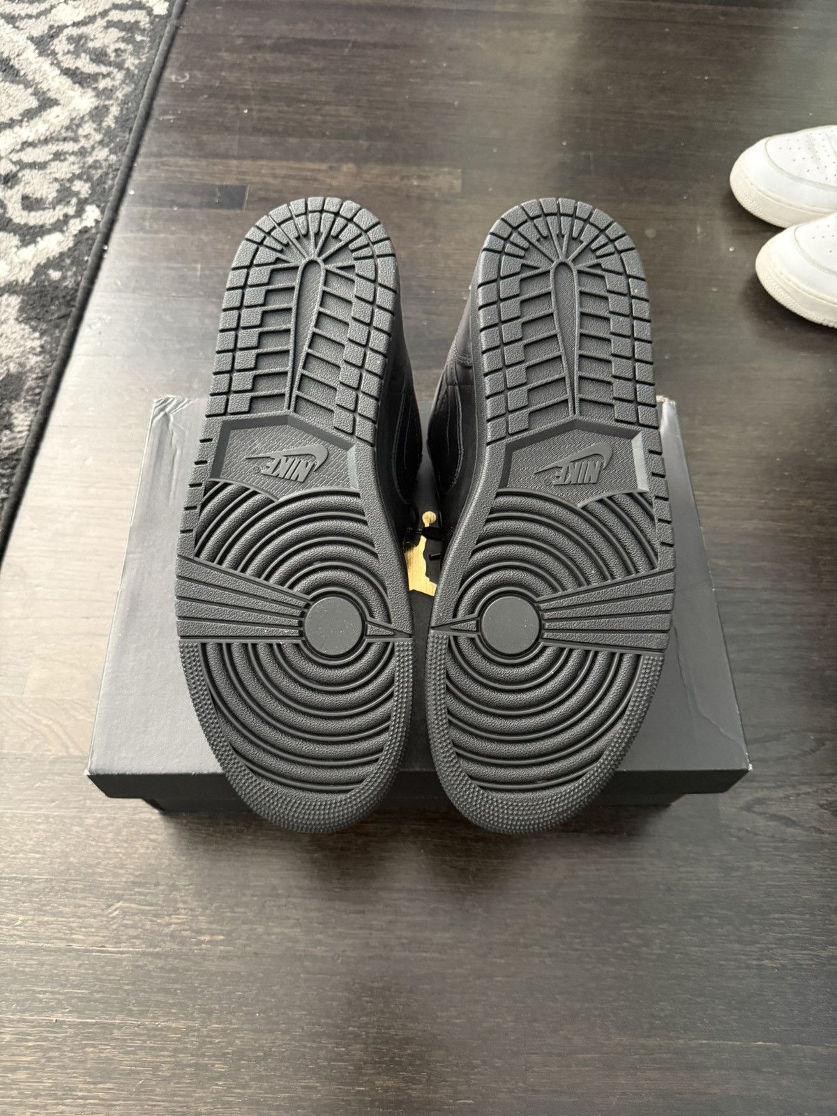 Jordan Brand Jordan 1 low Size US 12 / EU 45 - 6 Thumbnail
