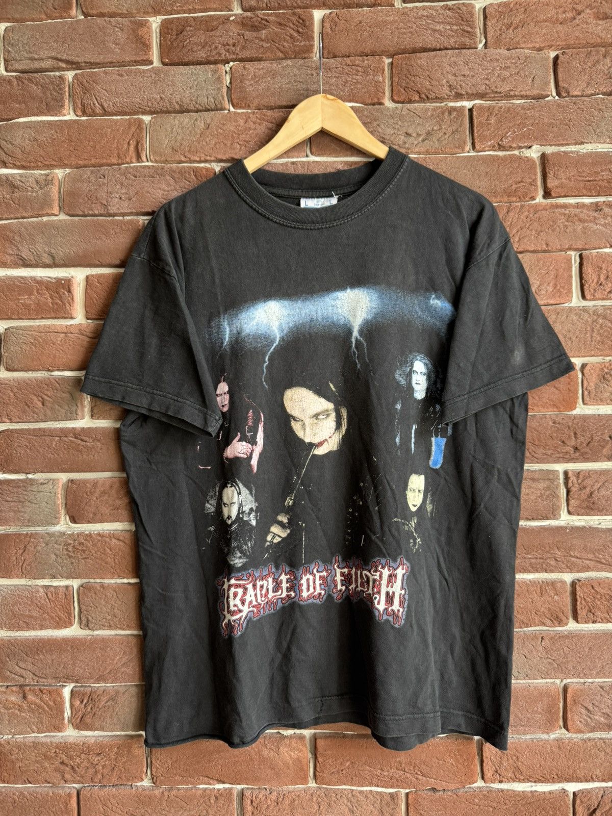 Band Tees Rare Vintage 90s Cradle Of Filth Dani Filth Band T-shirt Size US L / EU 52-54 / 3 - 1 Thumbnail