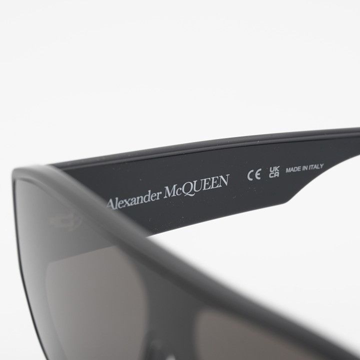 Alexander McQueen Alexander McQueen AM0386S 001 Sunglasses Black Shield Frame Size ONE SIZE - 4 Thumbnail