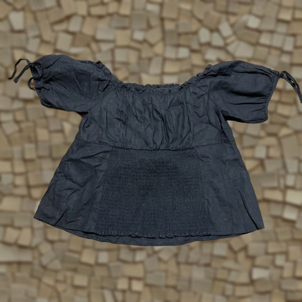 Vintage Maurices Shirt Women's 2 Black Off Shoulder Short Sleeve Tie on Sleeve Smocked T-Shirt Vintage No Size XS / US 0-2 / IT 36-38 - 1 Thumbnail