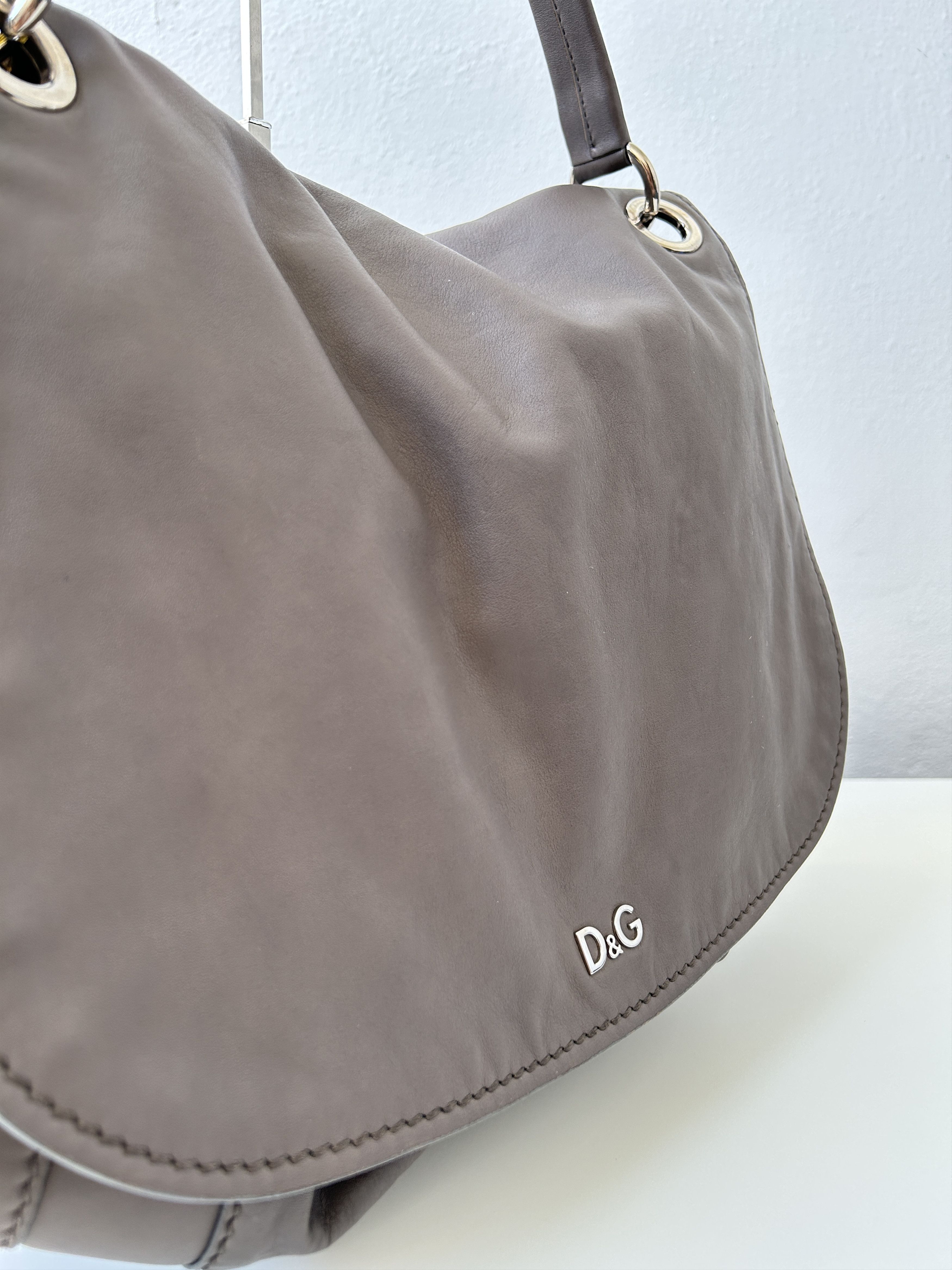 Dolce & Gabbana D&G Natalia leather drawstring hobo handbag Size ONE SIZE - 7 Thumbnail