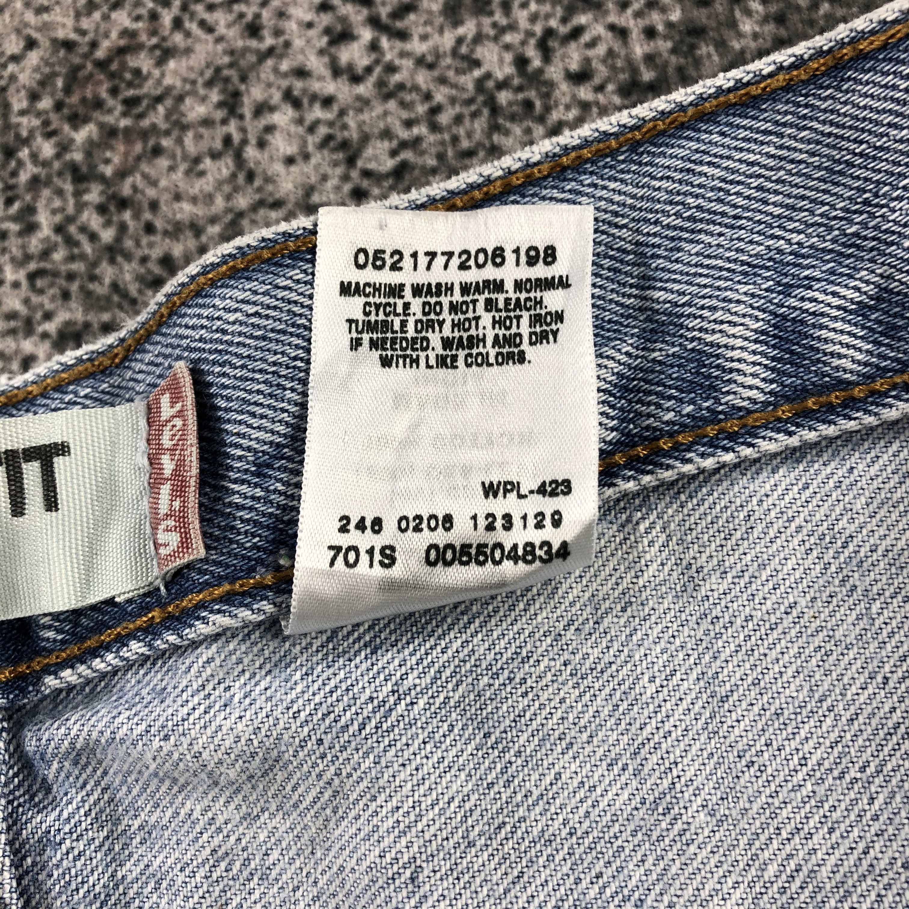 Levi's Vintage Levis 550 Jeans Medium Wash Denim KJ833 Size US 35 - 12 Thumbnail