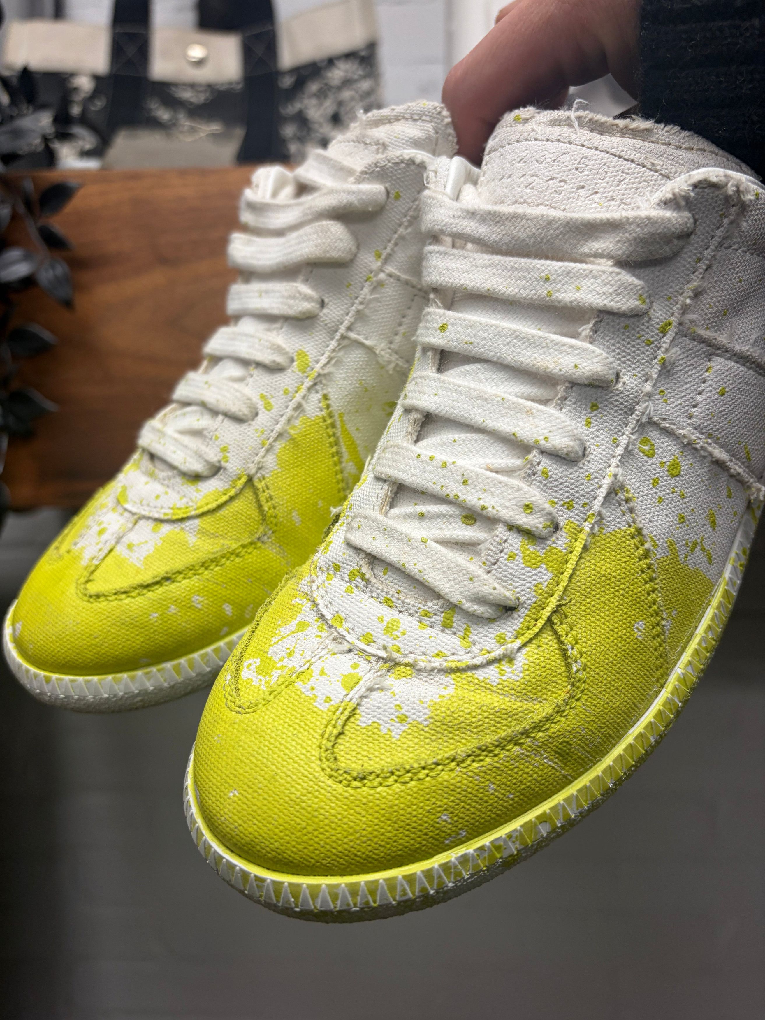 Maison Margiela Maison Margiela ‘G.A.T.’ White Canvas Paint Splatter Low Top Sneakers Size US 6.5 / IT 36.5 - 2 Thumbnail