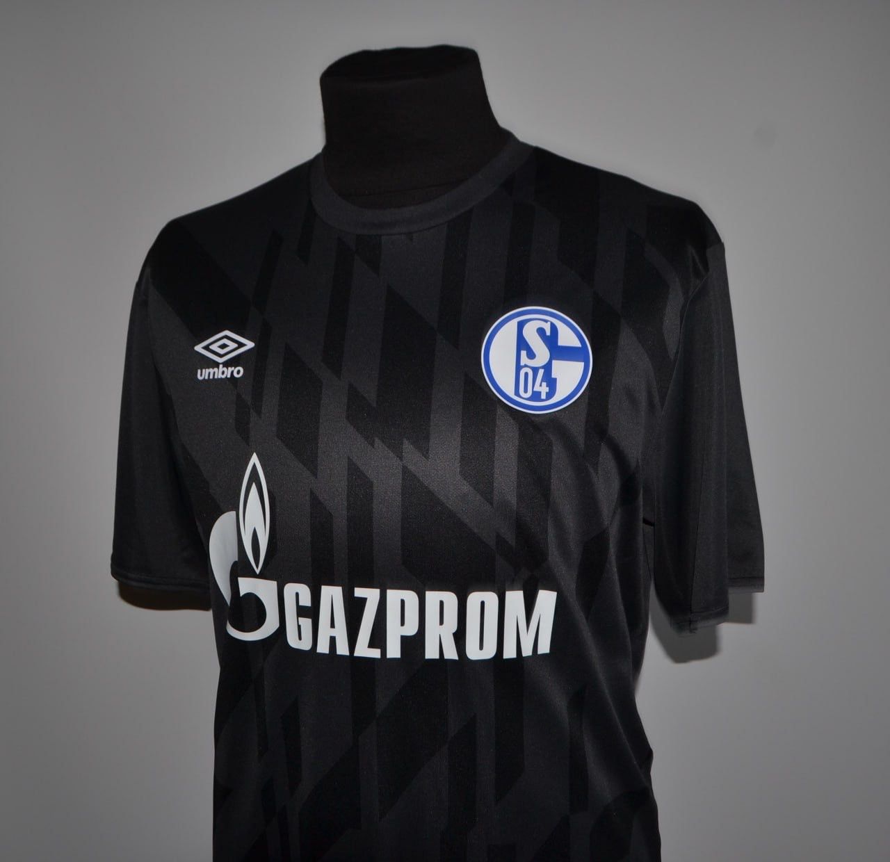 Umbro Schalke Umbro Training T-shirt 2019-20 Size XXL Size US XXL / EU 58 / 5 - 2 Thumbnail