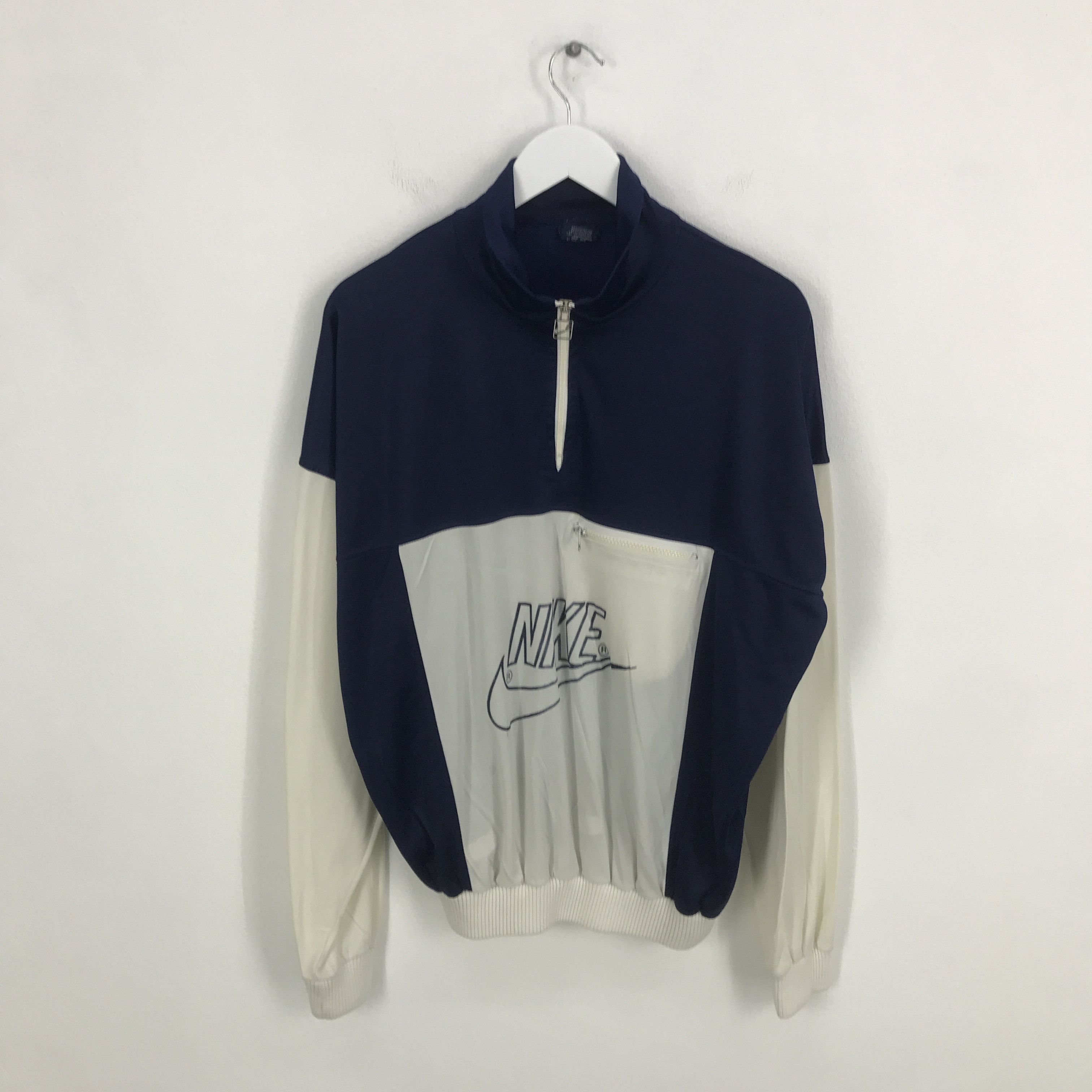 Nike Rare Nike Embroidery Logo Sweatshirt Size US L / EU 52-54 / 3 - 1 Thumbnail