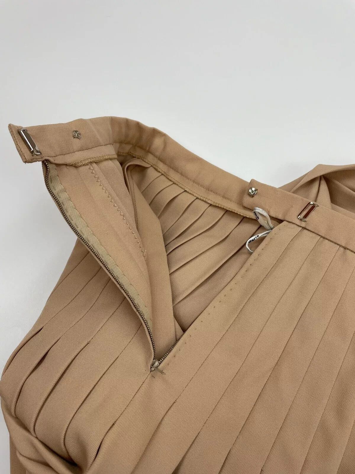 Givenchy Vintage Givenchy 5 Please Wool A-line Midi Skirt Beige Rare Size 30" / US 8 / IT 44 - 14 Thumbnail