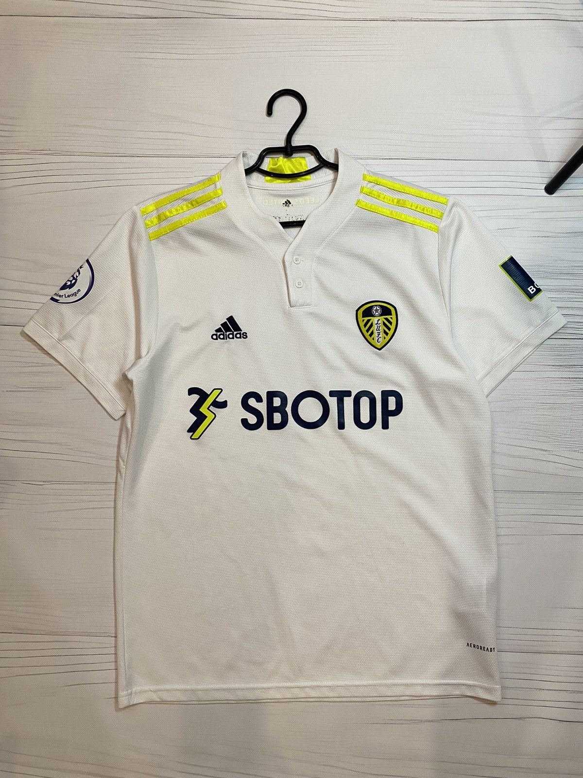 Adidas Leeds United 2021/2022 home soccer football t shirt Size US L / EU 52-54 / 3 - 1 Thumbnail