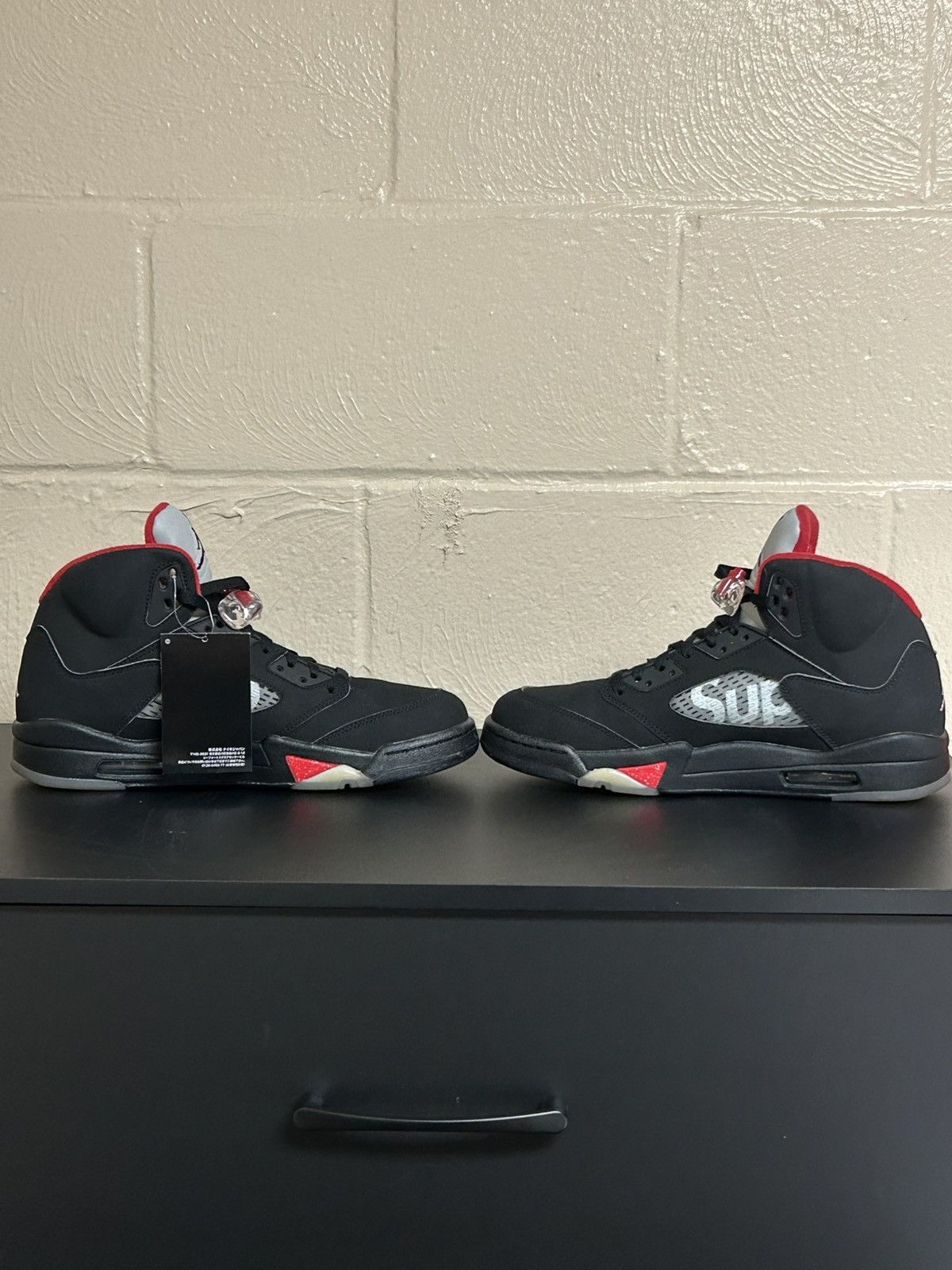 Jordan Brand × Supreme Supreme Air Jordan 5 Size US 11 / EU 44 - 5 Thumbnail