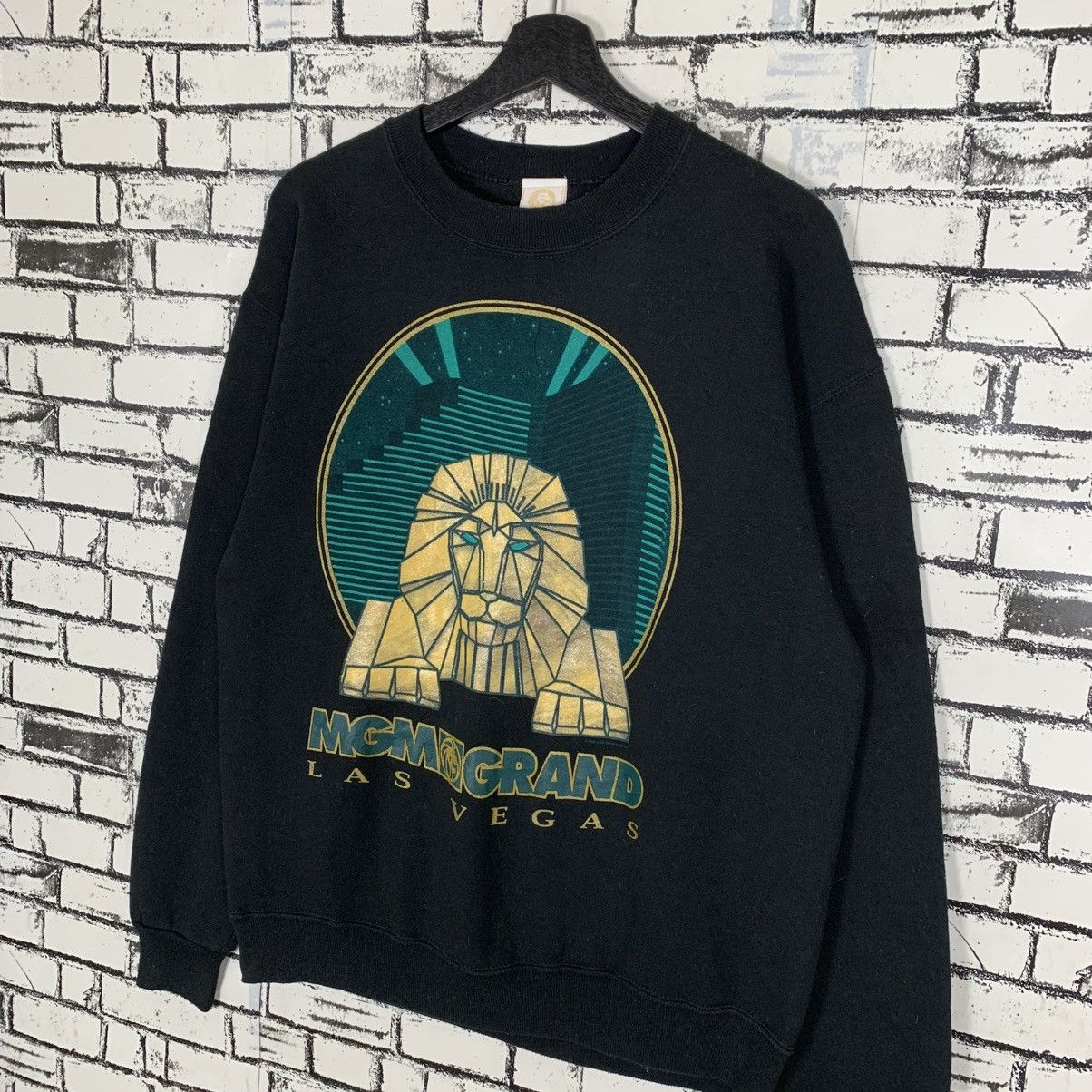 Vintage Vintage MGM Grand Las Vegas Sweatshirt Size US M / EU 48-50 / 2 - 3 Thumbnail