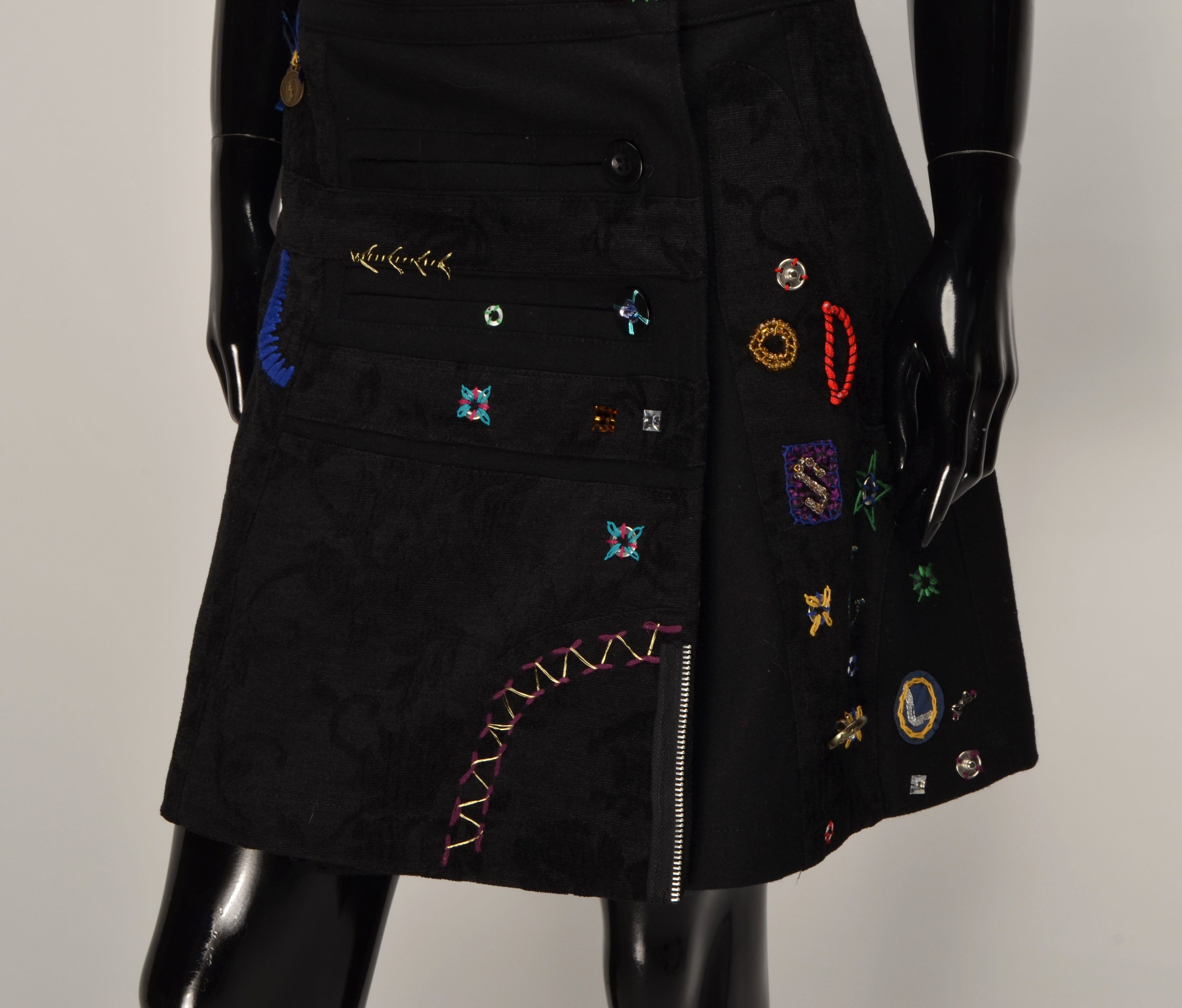 Desigual Desigual Y2K Wool Blend Beaded Wrap Black Skirt Size 28" / US 6 / IT 42 - 2 Thumbnail