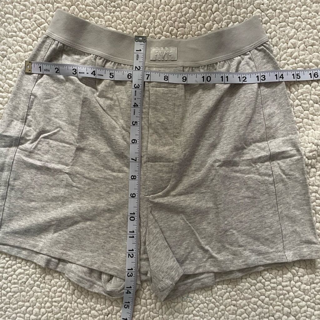 SKIMS Skims Boyfriend Loose Boxer Short Light Heather Grey XXS Size 24" / US 00 / IT 34 - 10 Thumbnail
