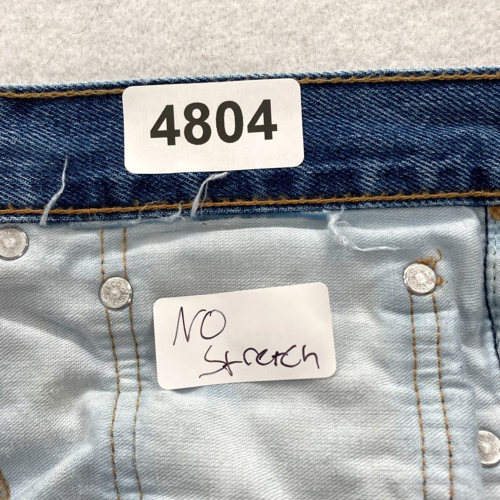 Levi's Levi's 505 Mens Jeans 36x32 Blue Medium Wash Denim Straight Leg Mid Rise Red Tab Size US 36 / EU 52 - 4 Thumbnail