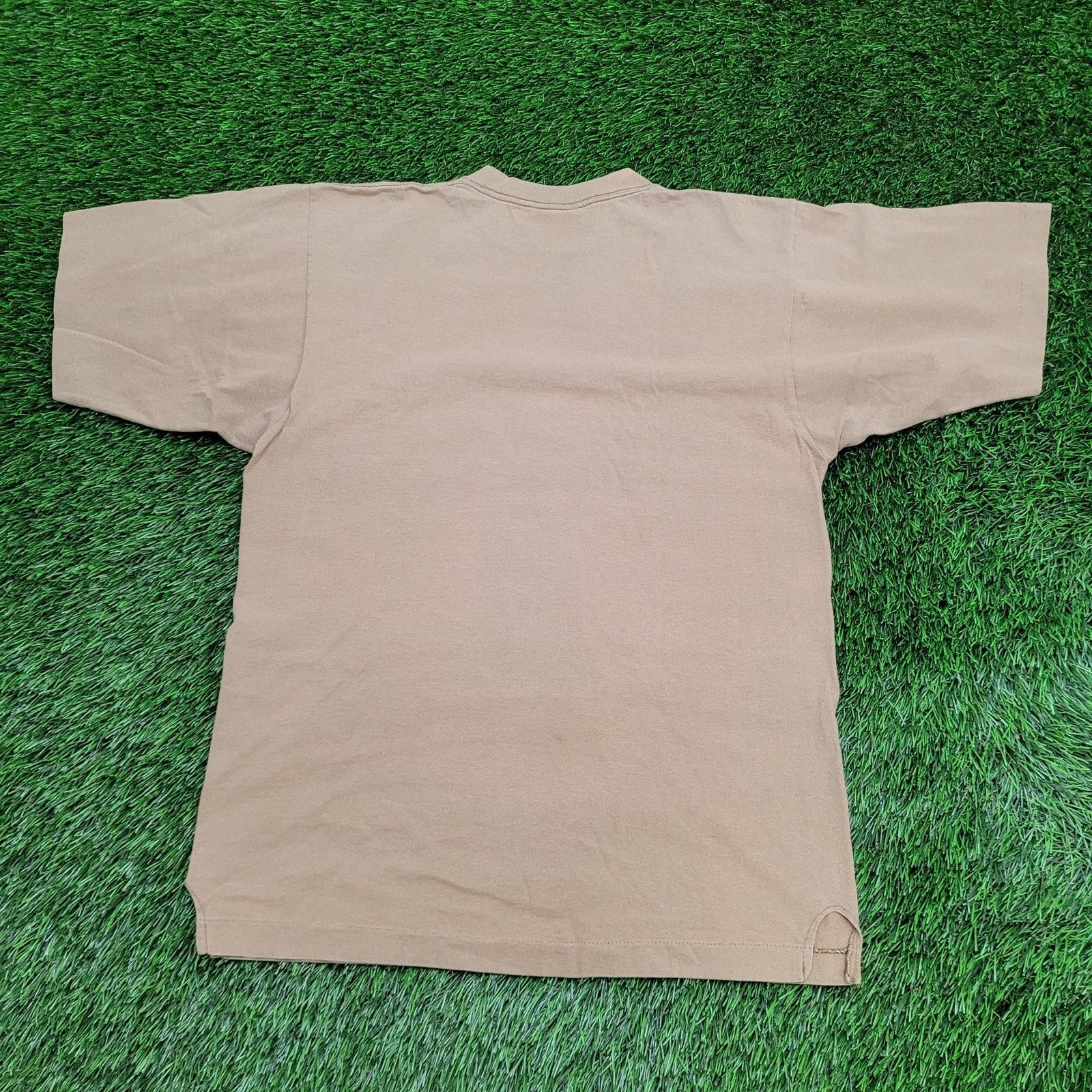 Vintage Vintage 90s Sasquatch Shirt M 19x27 Brown Pocket-Tee USA Size US M / EU 48-50 / 2 - 10 Thumbnail