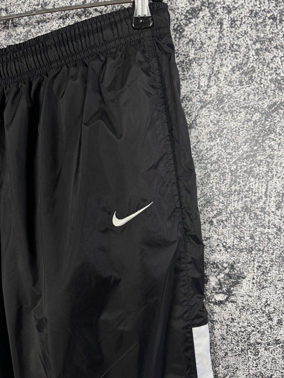 Nike Nike Track Nylon Pants Vintage 90s Style Zip Cuffs Y2K Sz L Size US 36 / EU 52 - 7 Thumbnail