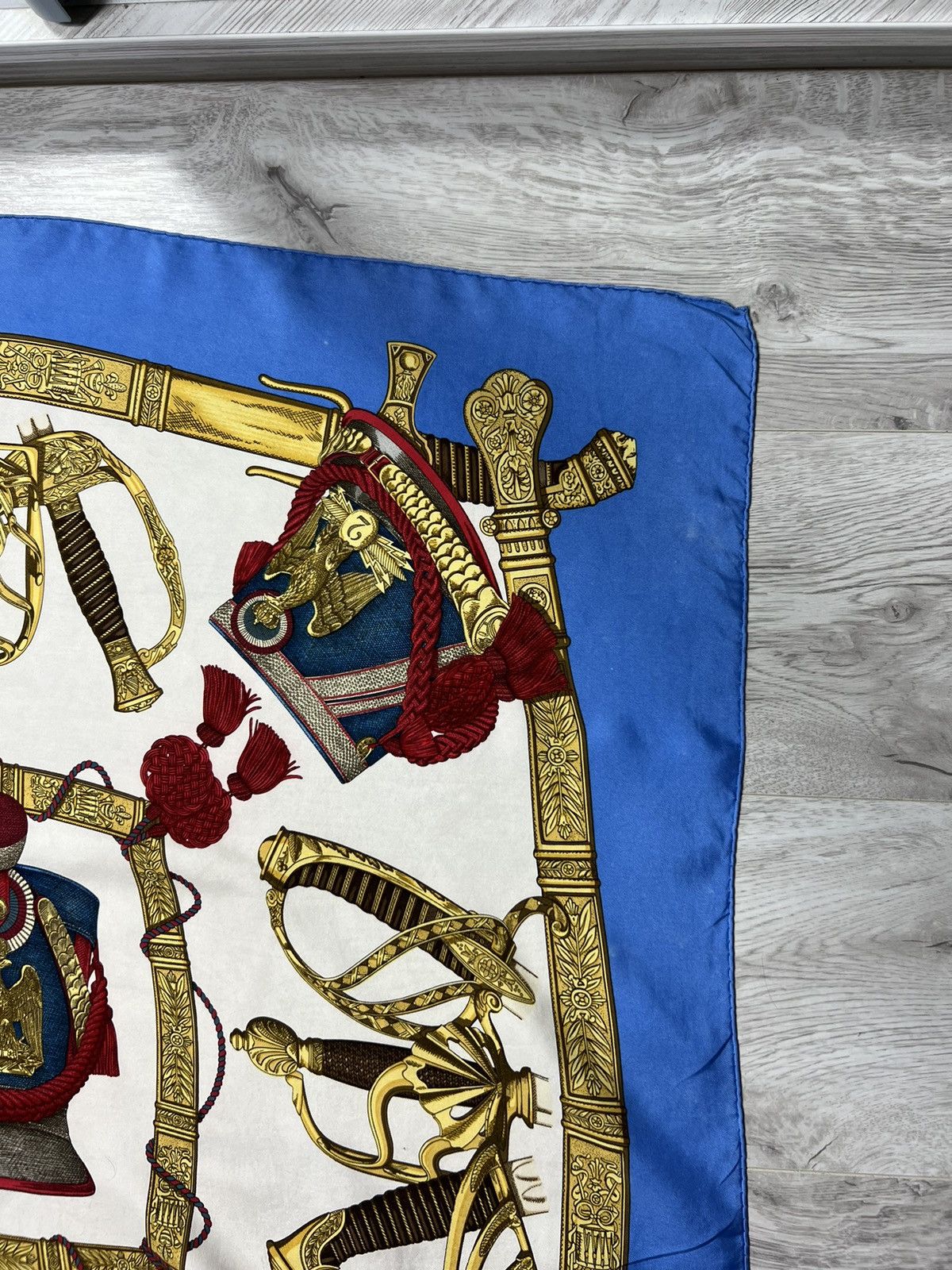 Hermes × Vintage Vintage HERMES CARRE 90 GRAND UNIFORME J. Metz Silk Scarf Size ONE SIZE - 13 Thumbnail