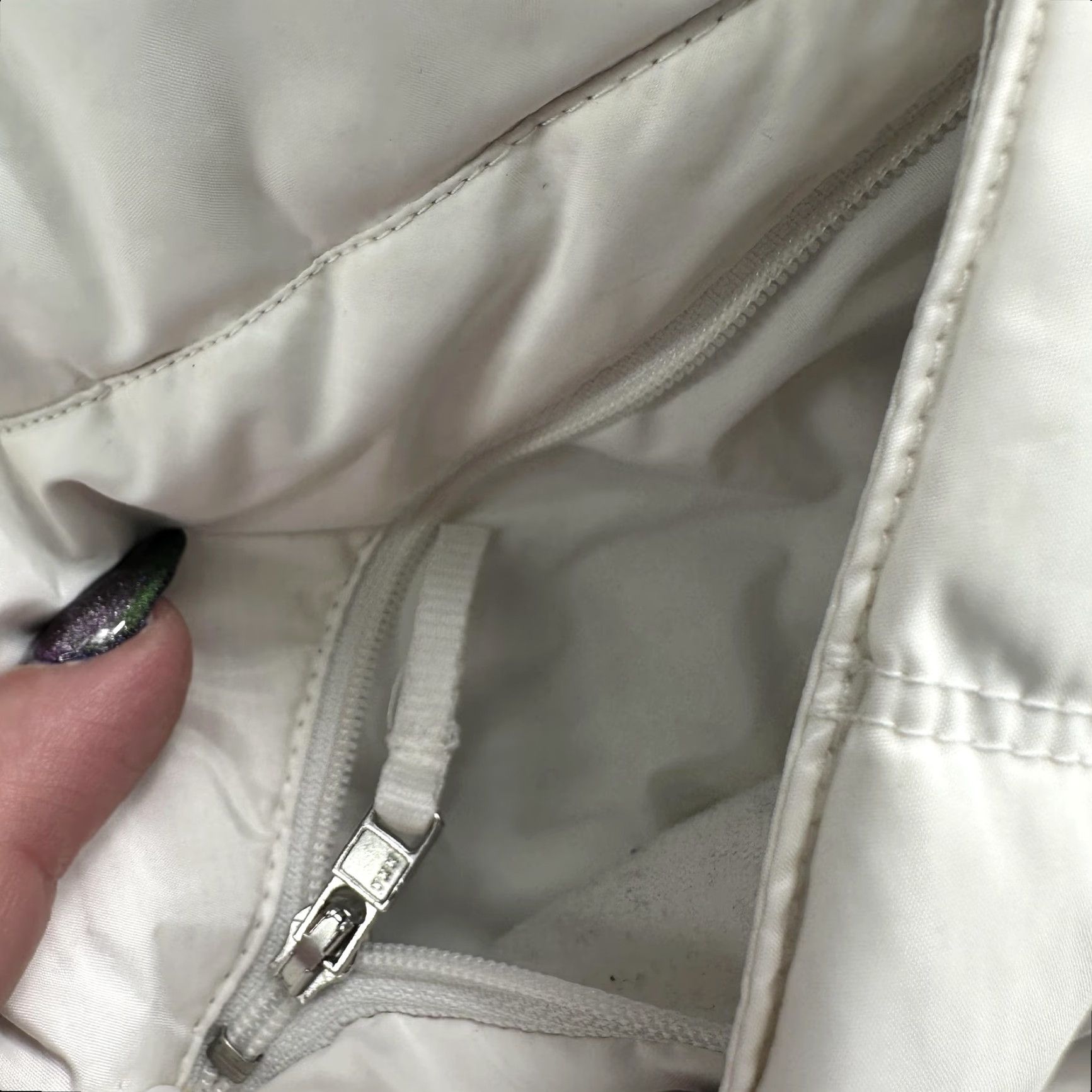 Nike VINTAGE Nike Vest Womens Large White Silver Reversible Down Puffer Zip Swoosh 213332-100 Size L / US 10 / IT 46 - 7 Thumbnail