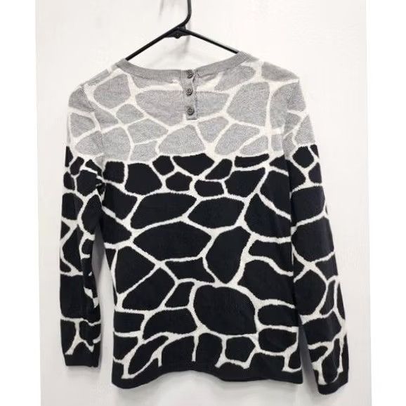 Talbots Talbots Sweater Womens Petite Medium Black Gray Giraffe Print Pullover Crew Neck Size M / US 6-8 / IT 42-44 - 6 Thumbnail