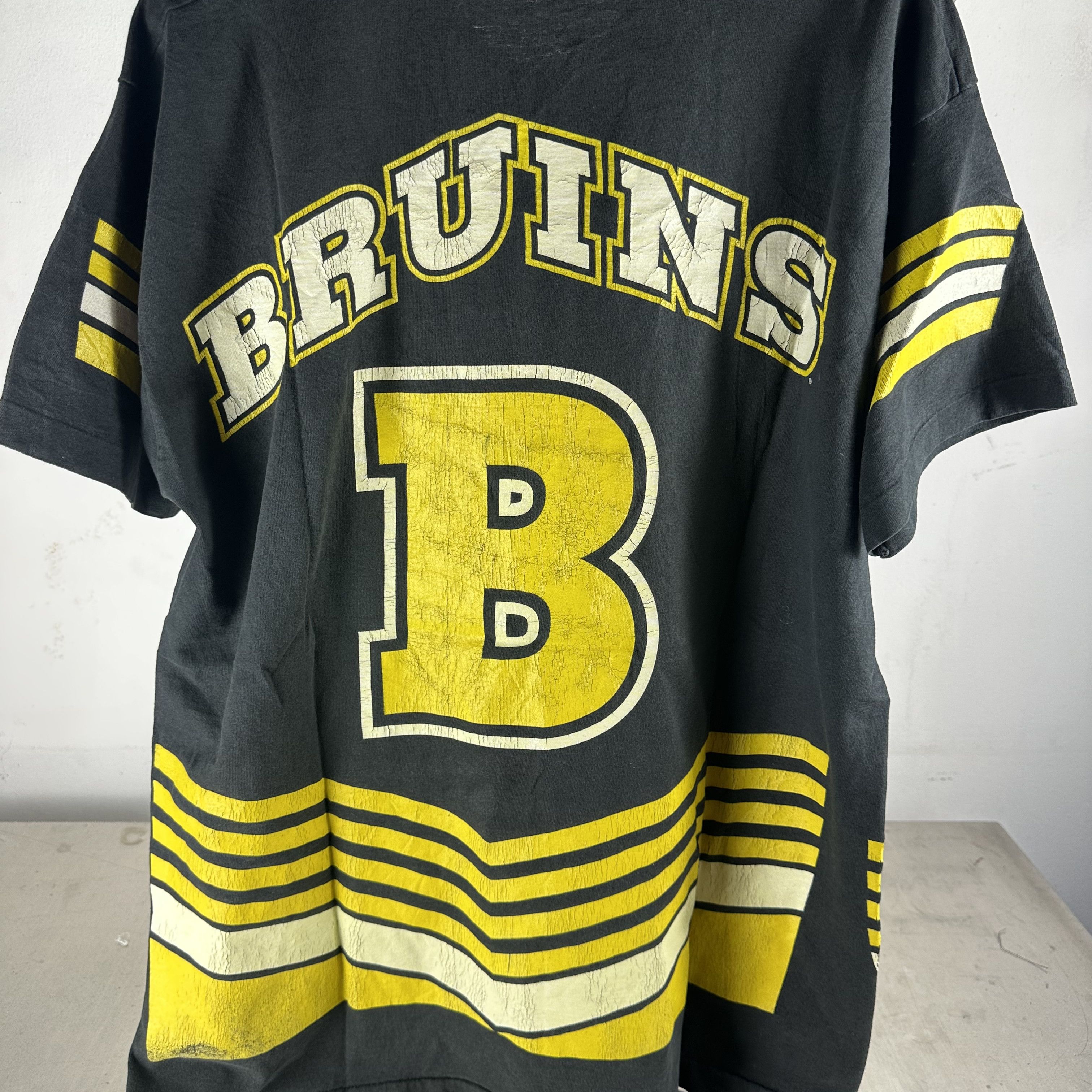 Vintage ​Vintage 90s Boston Bruins NHL Salem Sportswear AOP T-Shirt Size US XL / EU 56 / 4 - 4 Thumbnail