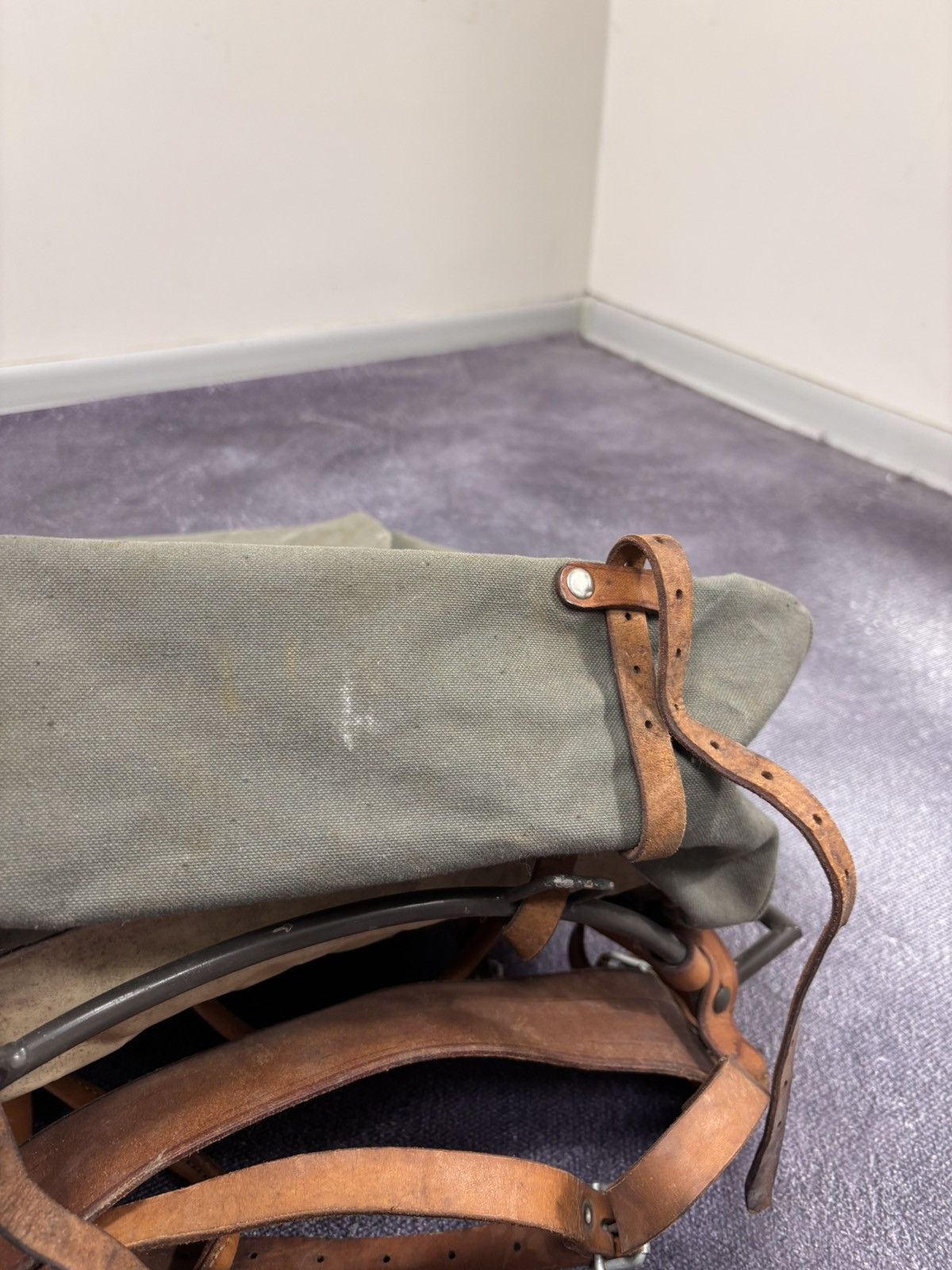 Other Vintage Swedish Army M39 Backpack Canvas Leather Metal Frame Size ONE SIZE - 7 Thumbnail