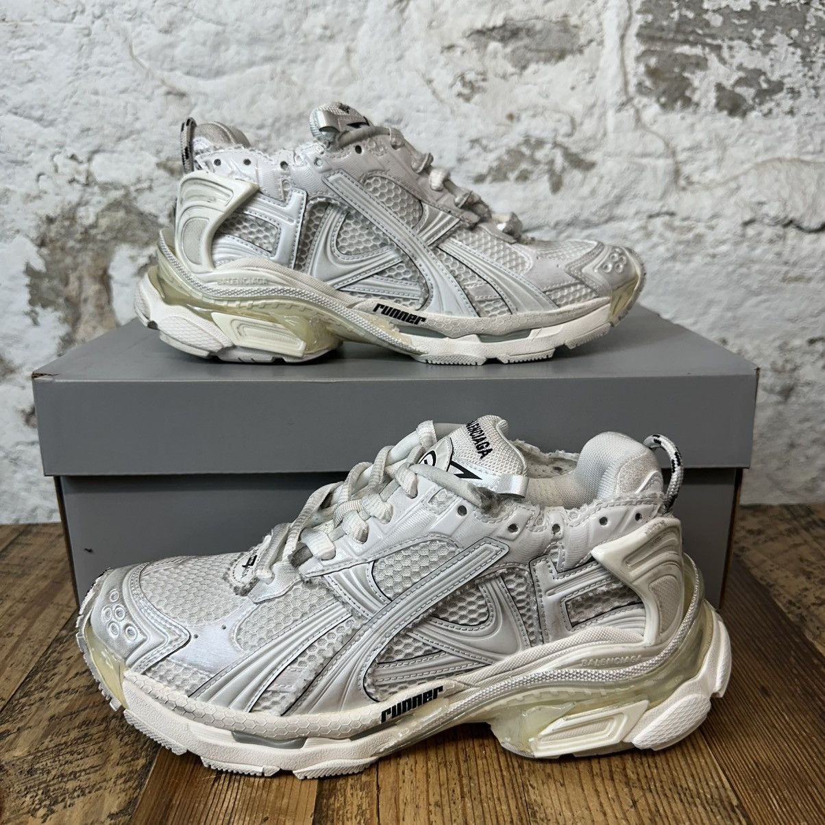 Balenciaga Balenciaga Runner Triple White Sneaker Size 6.5 Size US 6.5 / EU 39-40 - 1 Thumbnail