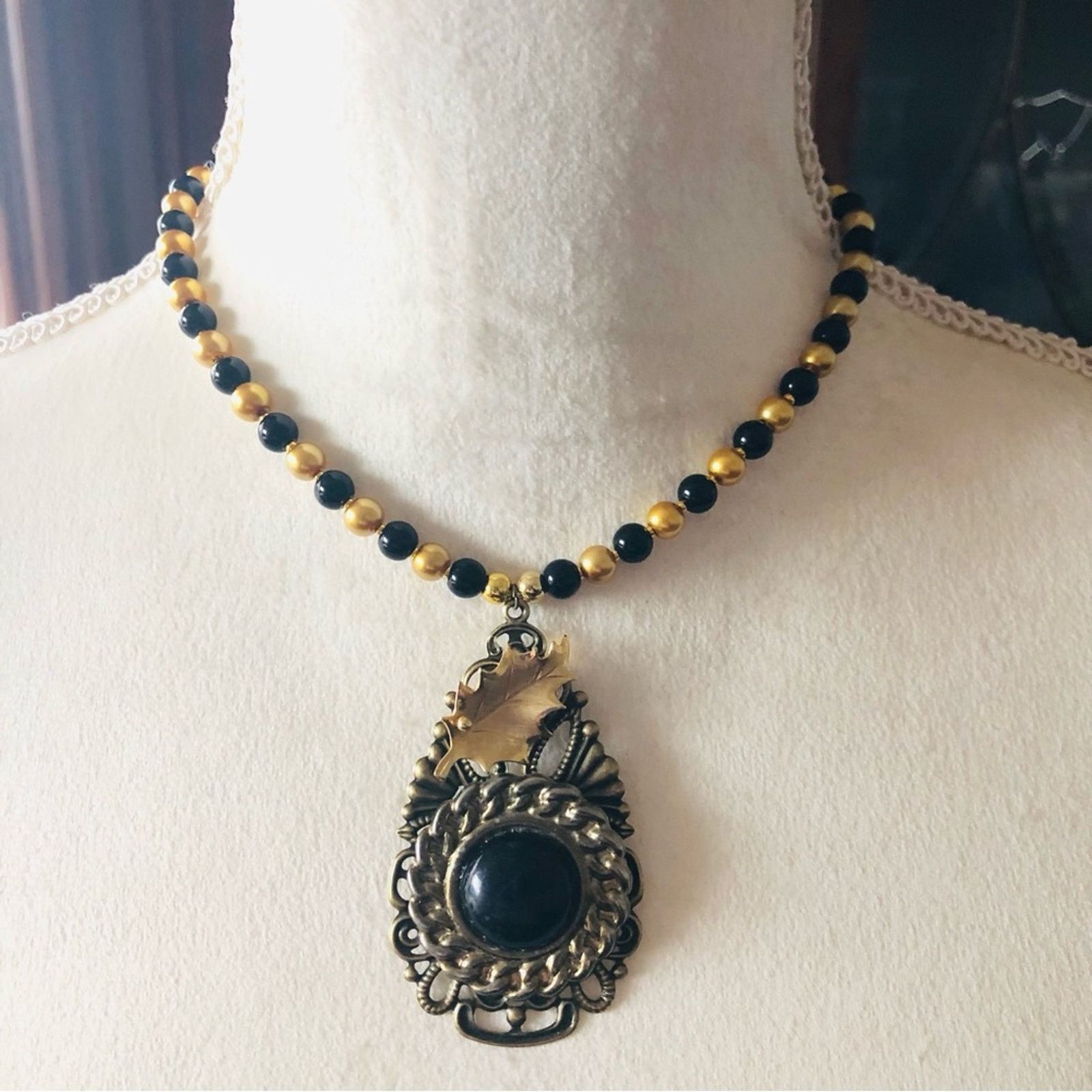 Handmade Handcrafted repurpose leaf medallion filigree Pearl necklace Size ONE SIZE - 2 Thumbnail