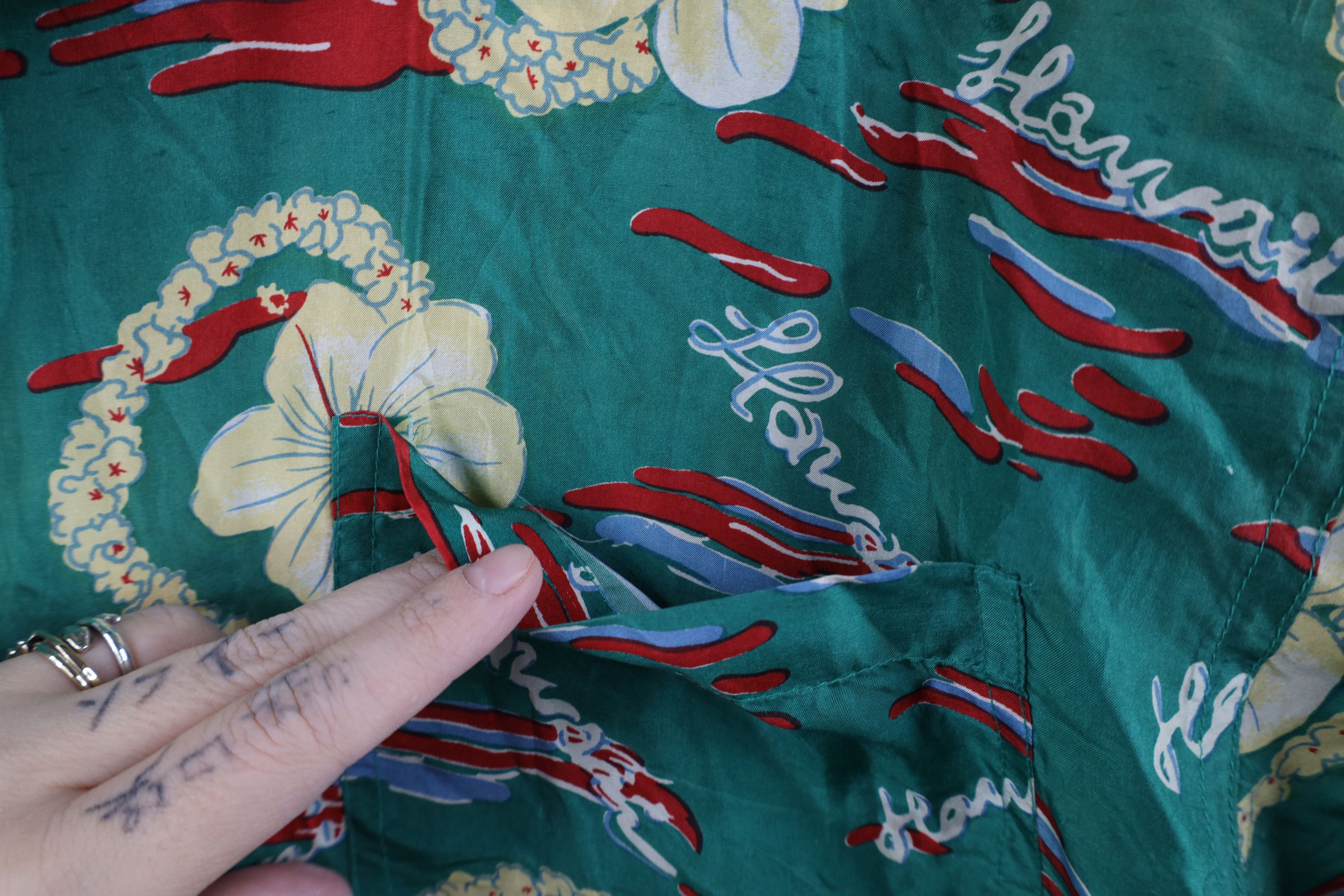 Vintage Vintage 90s Streetwear Hawaiian Luau Collared Button Shirt Size US XL / EU 56 / 4 - 4 Thumbnail
