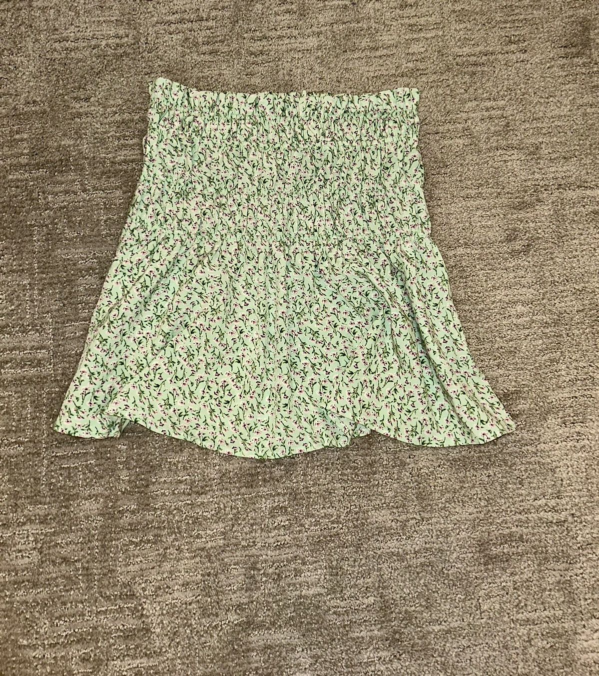 Shein Light green Shein skirt with pink flowers small Size 27" / US 4 / IT 40 - 2 Thumbnail