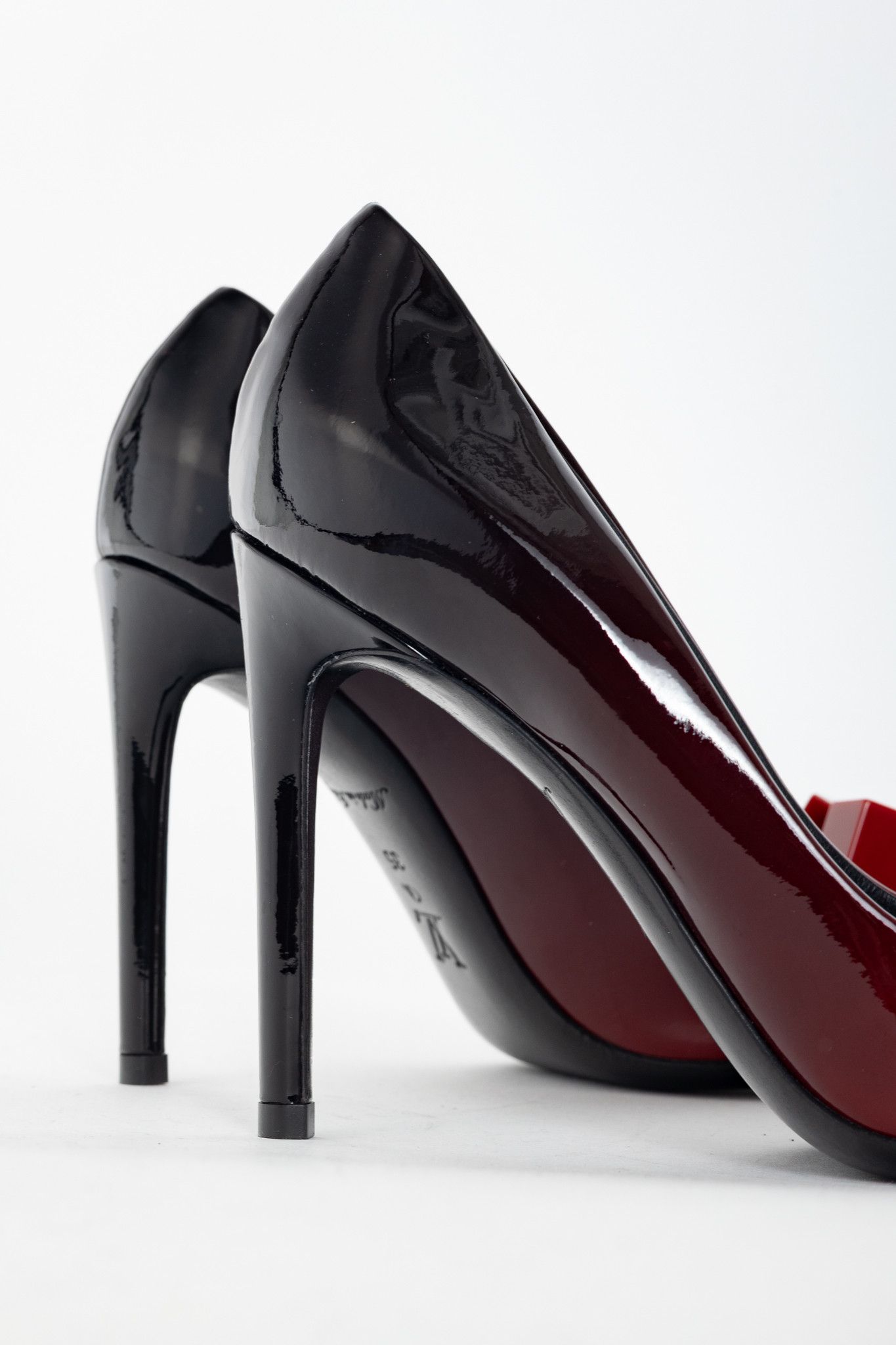 Louis Vuitton Louis Vuitton Gossip Ombre Patent Leather Cube Heels Size US 4.5 / IT 34.5 - 8 Thumbnail