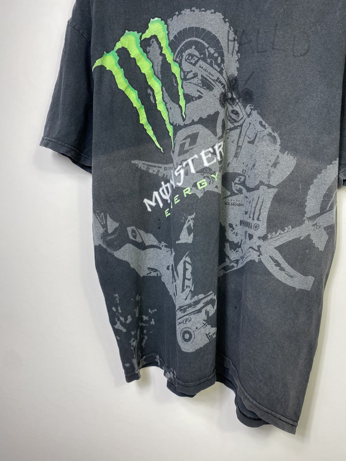 Yamaha Vintage Monster Energy Yamaha Distressed Licensed T-shirt Size US XL / EU 56 / 4 - 4 Thumbnail