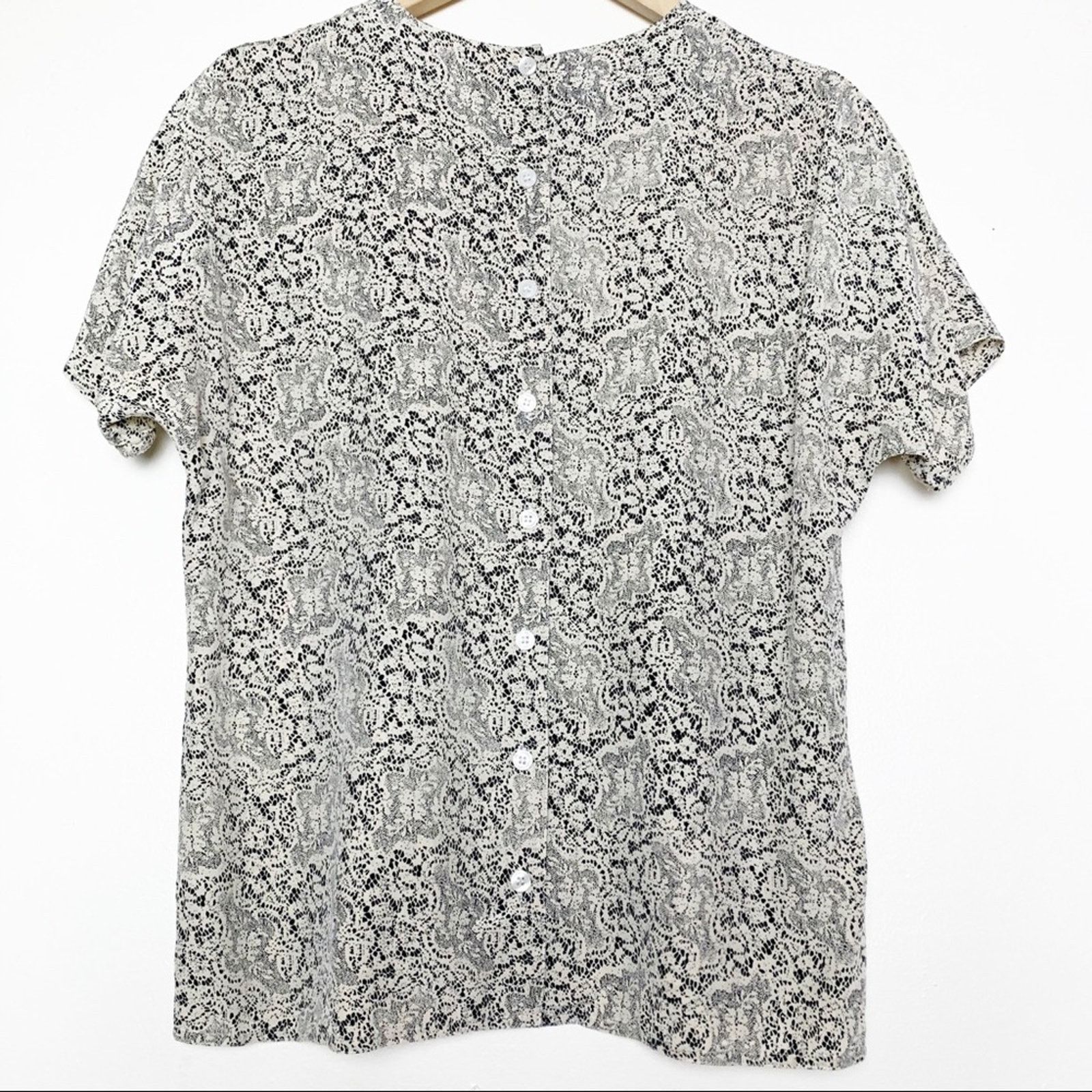 Vintage Vintage Silk Lace Print Button Back Blouse Womens Size Small Size S / US 4 / IT 40 - 4 Thumbnail