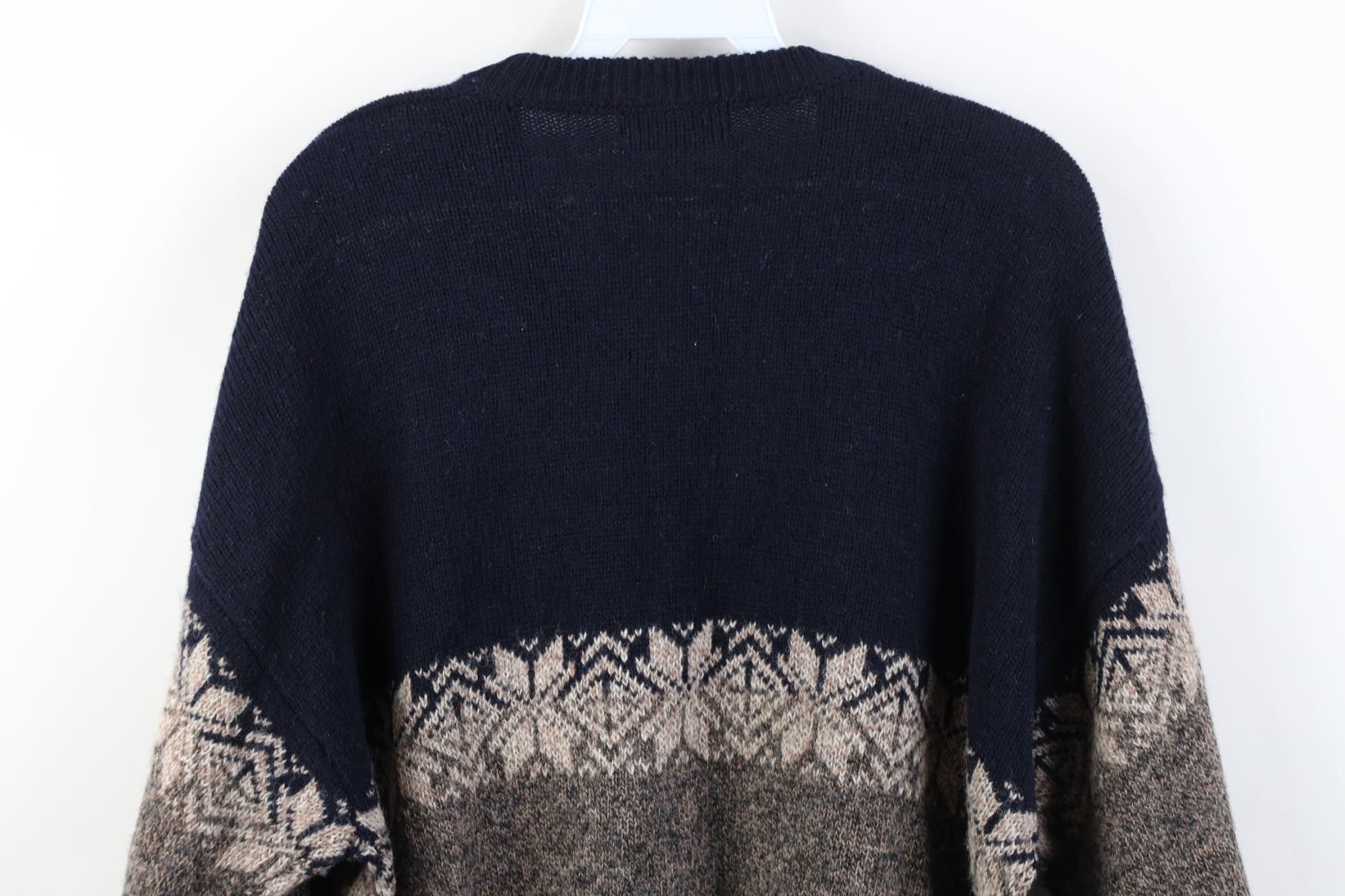 Vintage Vintage 90s Streetwear Snowflake Fair Isle V-Neck Sweater Size US M / EU 48-50 / 2 - 12 Thumbnail