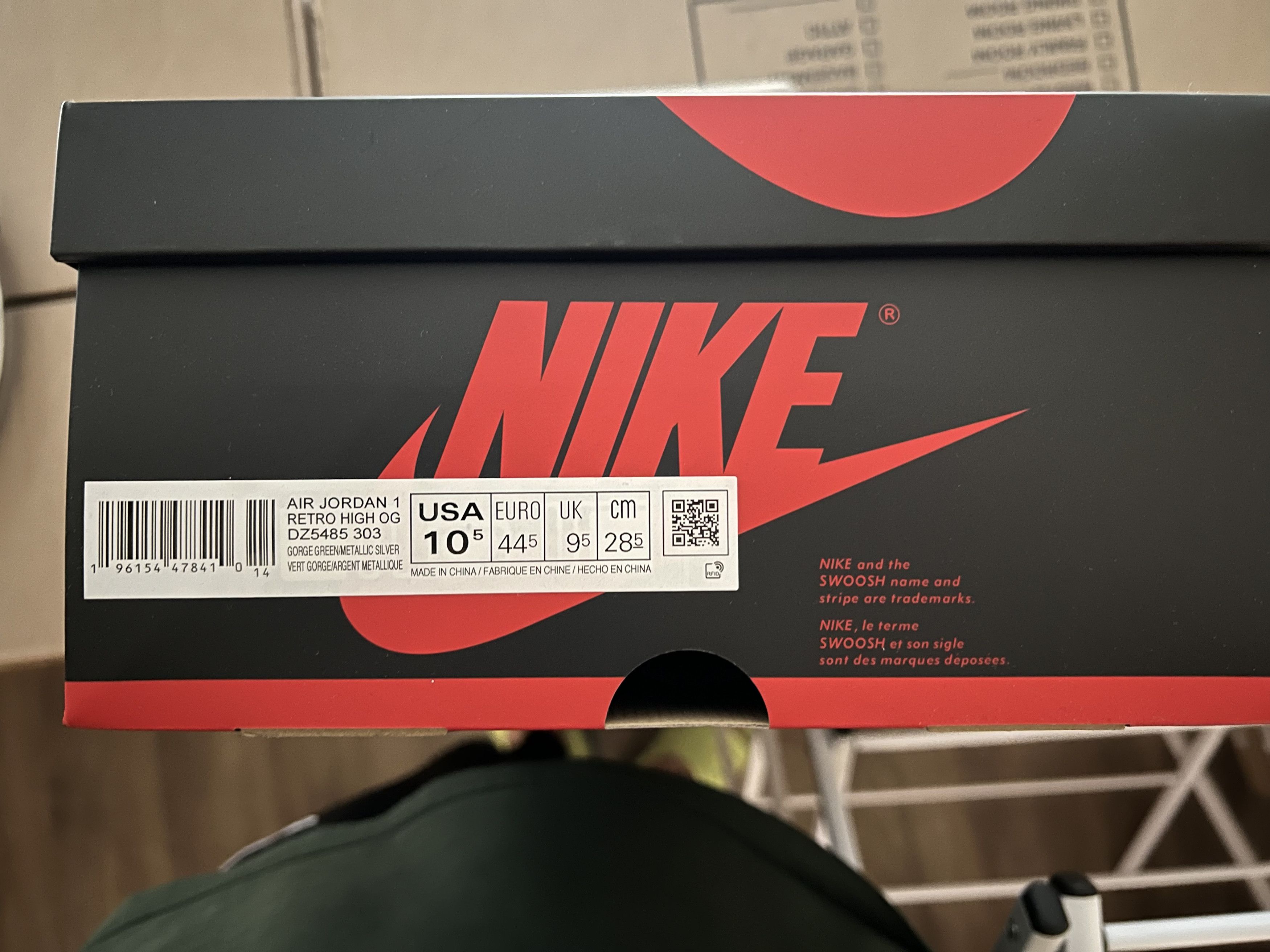 Nike Air Jordan 1 Retro High OG - Gorge Green Size US 10.5 / EU 43-44 - 3 Thumbnail