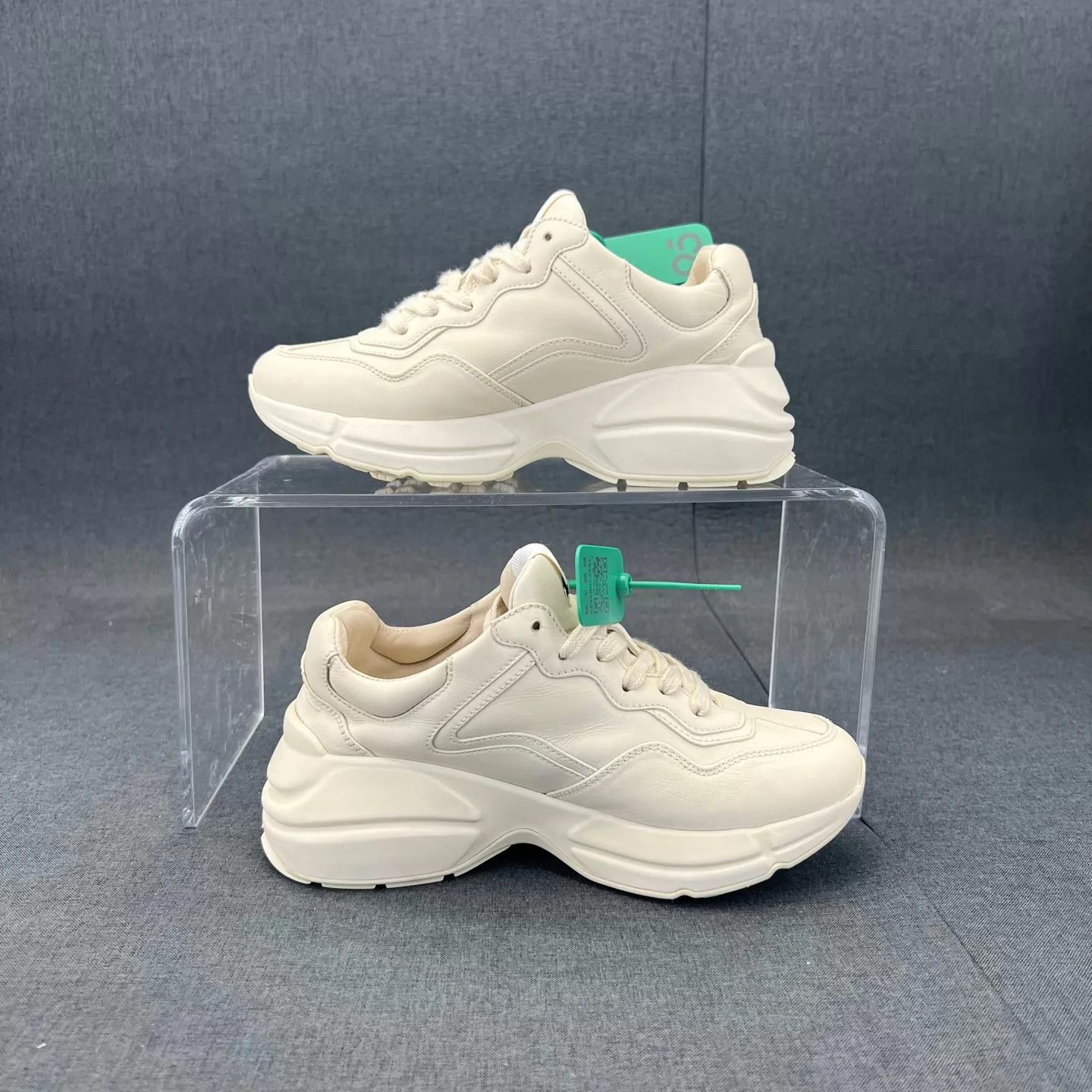 Gucci Gucci Rhyton Strawberry Dad Shoe Women's 34.5 Size US 4 / IT 34 - 5 Thumbnail