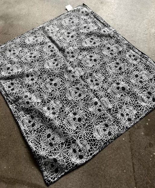 Number (N)ine Number (N)ine 05SS Skull Spider Bandana Size ONE SIZE - 5 Thumbnail